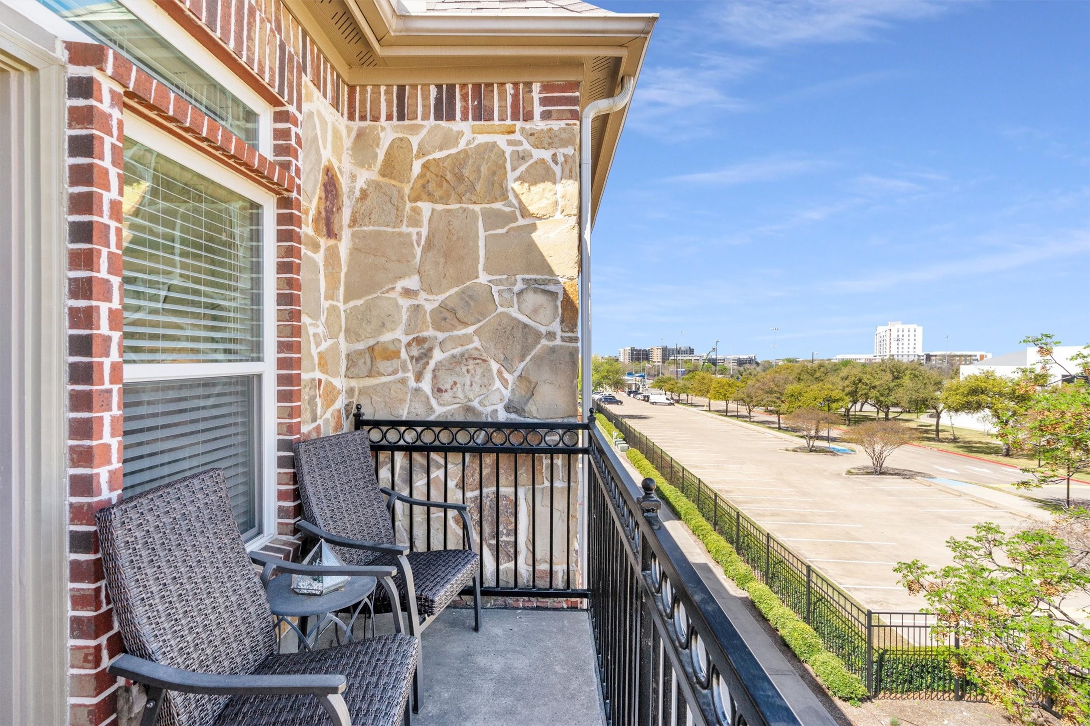 4041 Winsor Drive Farmers Branch TX 75244
