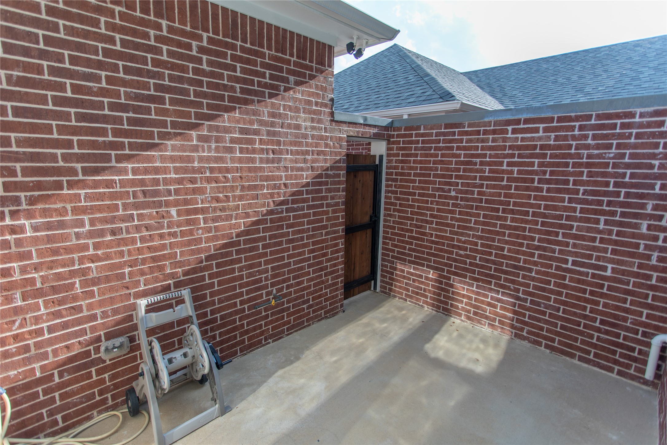 8728 Ice House Drive North Richland Hills TX 76180