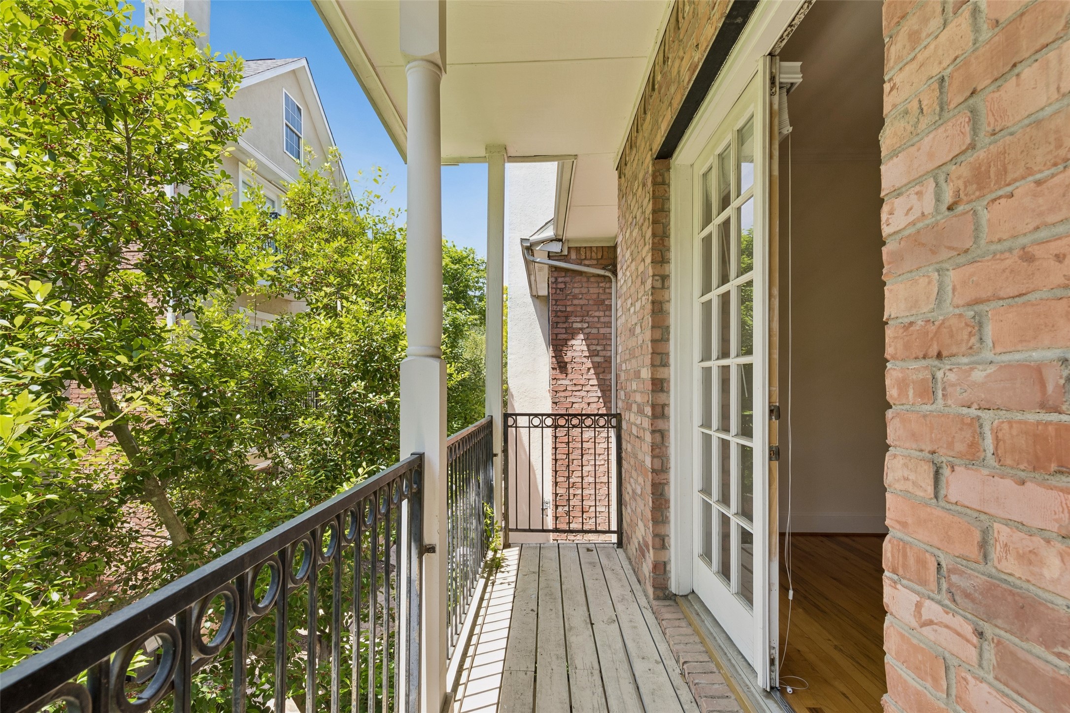 5726 La Vista Drive Dallas TX 75206