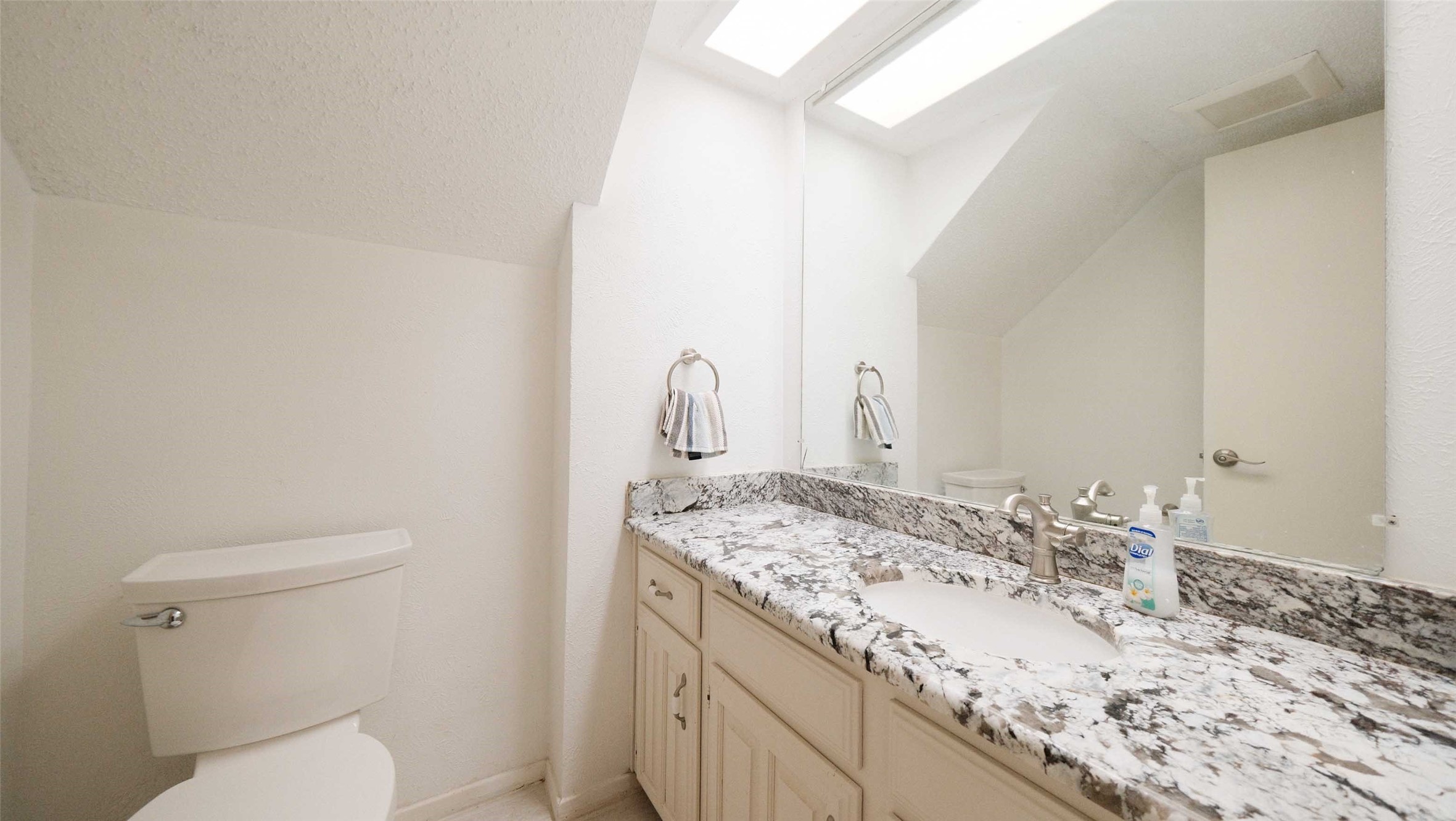 2808 Ursa Circle Garland TX 75044