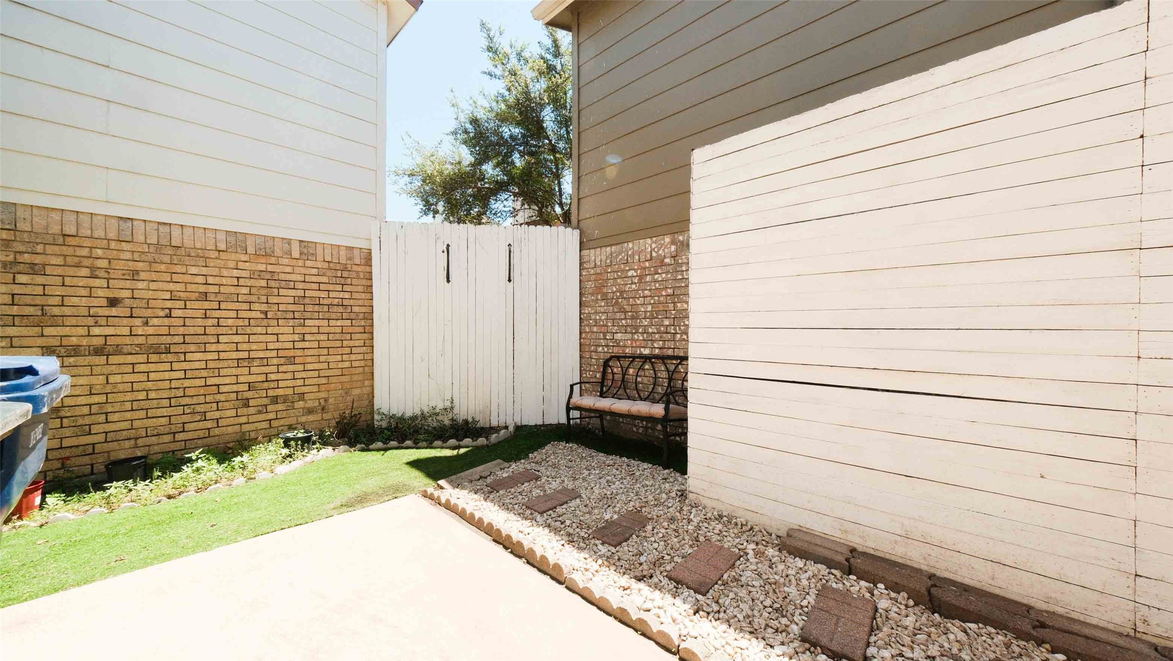 2808 Ursa Circle Garland TX 75044