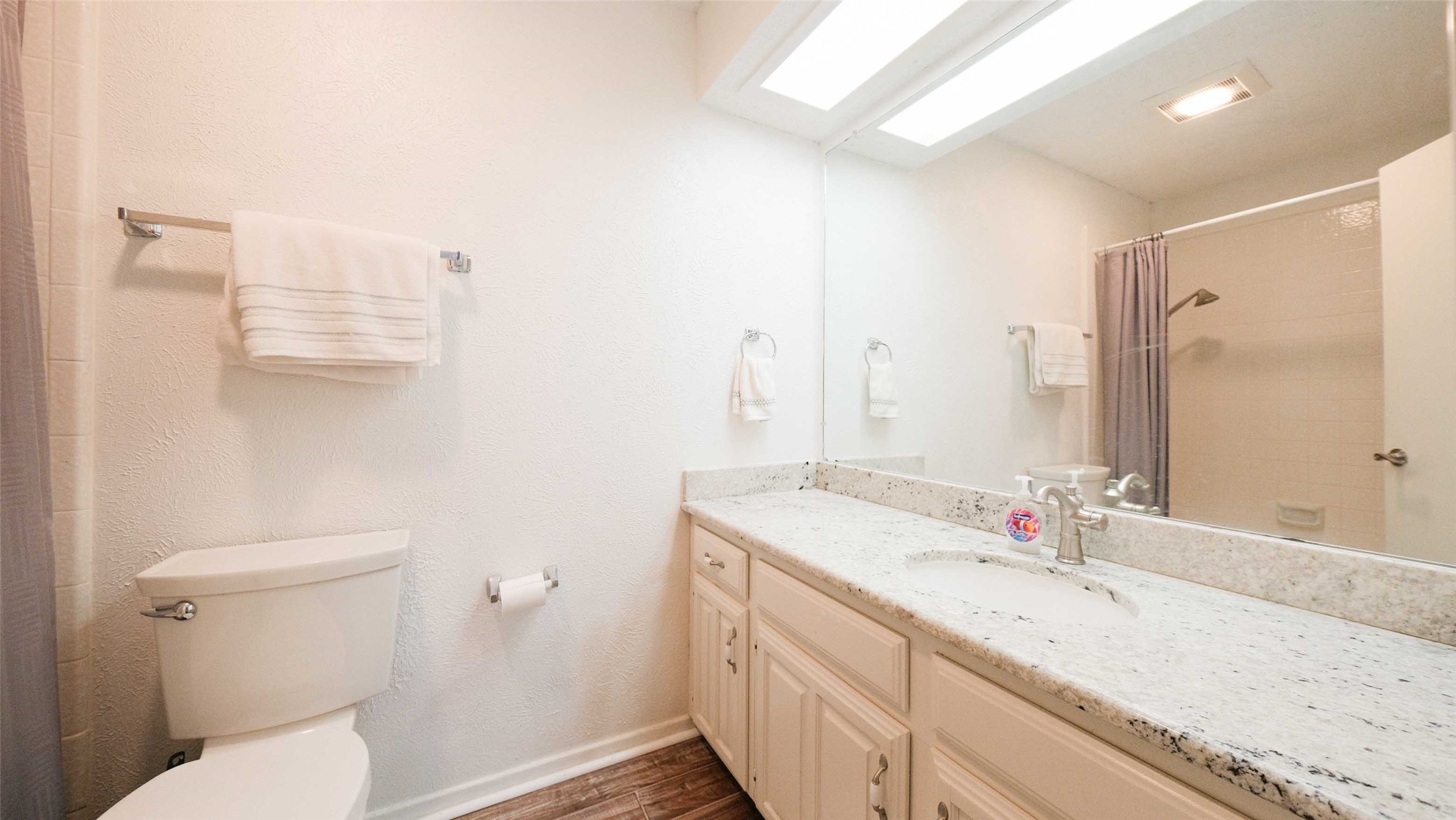 2808 Ursa Circle Garland TX 75044