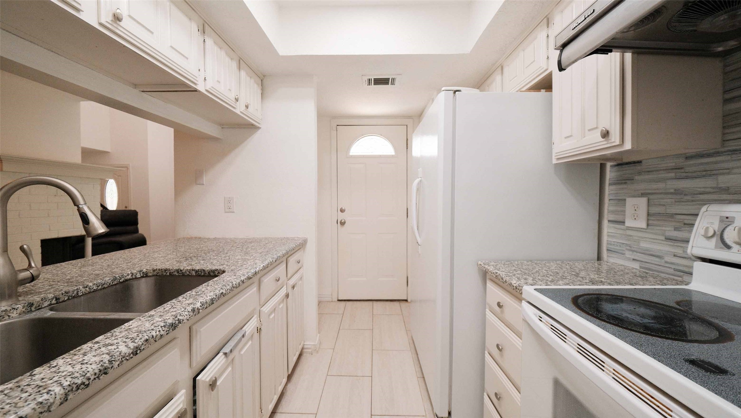 2808 Ursa Circle Garland TX 75044