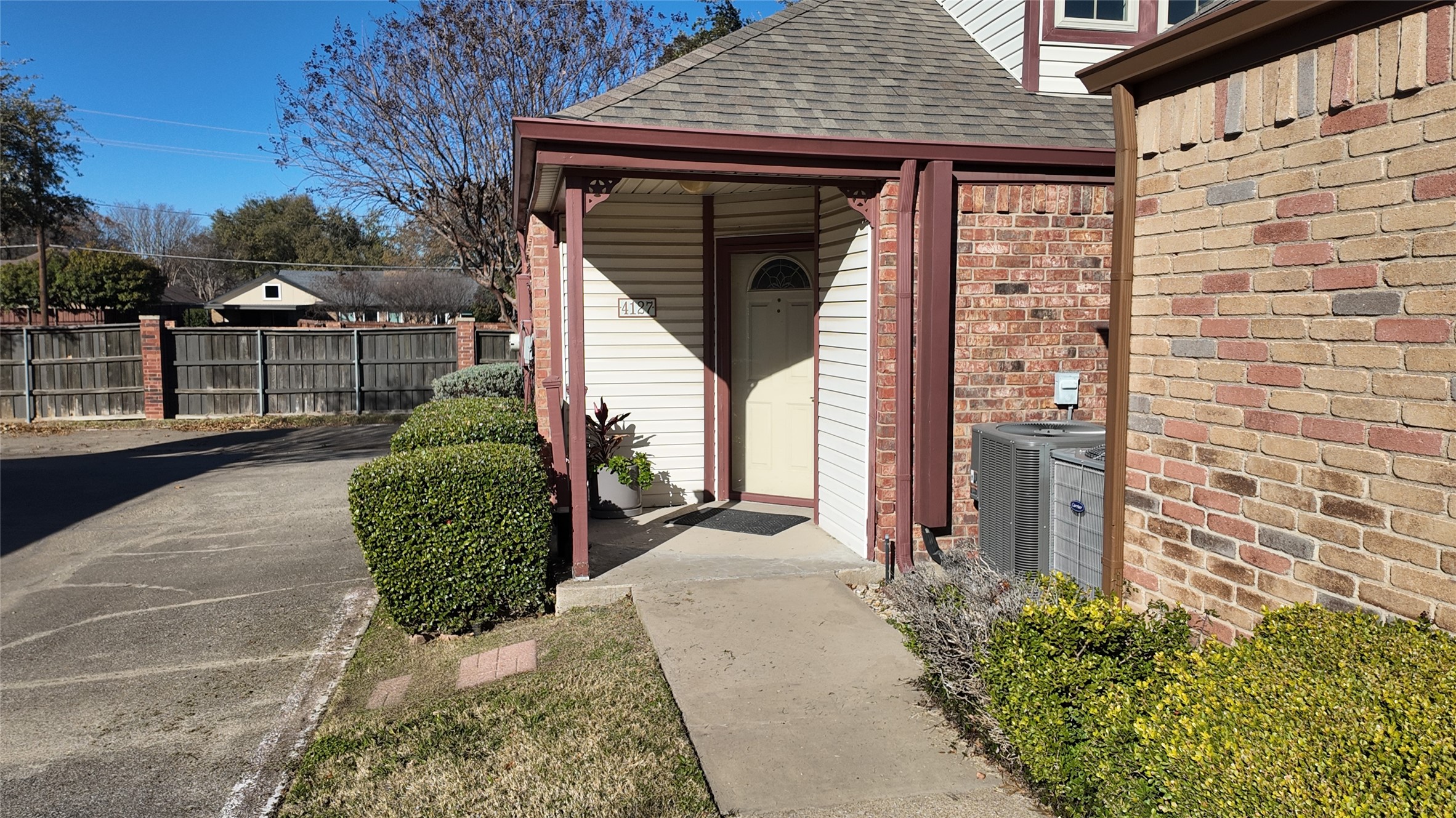 4127 Hollow Oak Drive Dallas TX 75287