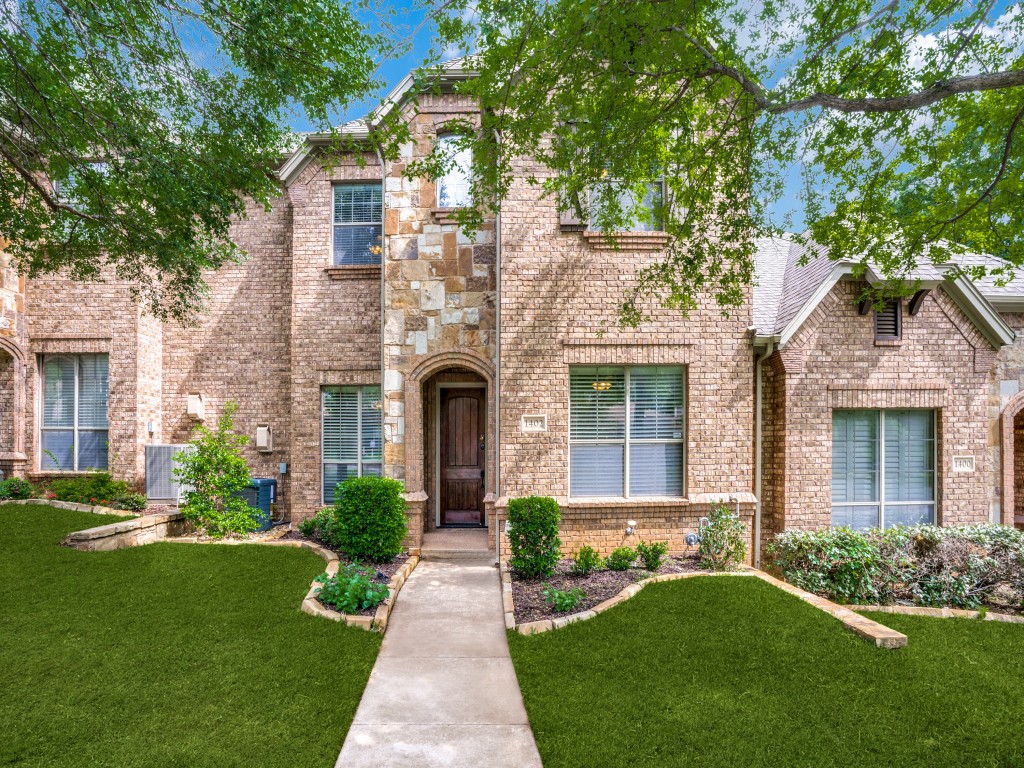1402 Hampton Road Grapevine TX 76051