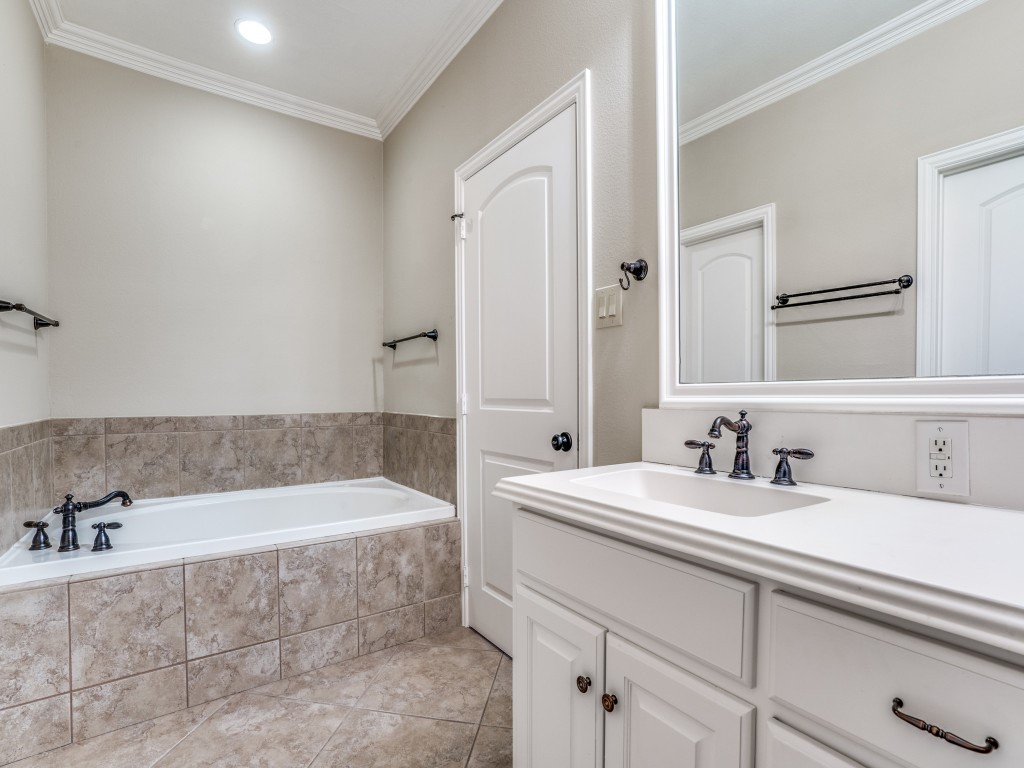 1402 Hampton Road Grapevine TX 76051