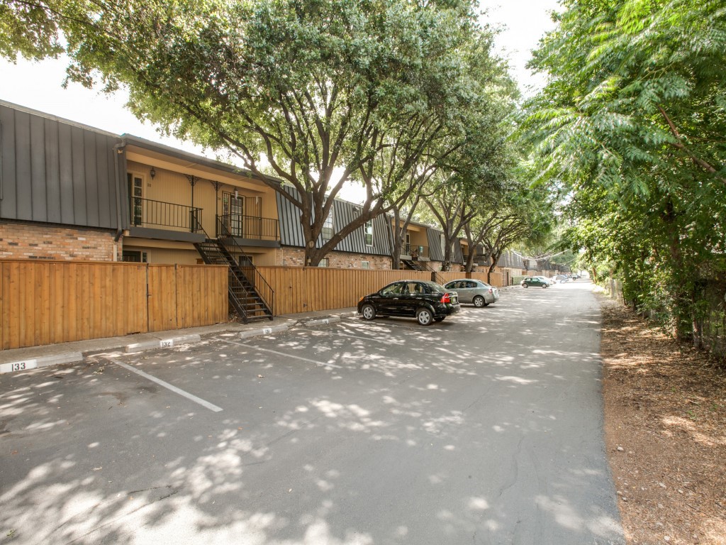 5212 Fleetwood Oaks Avenue Dallas TX 75235