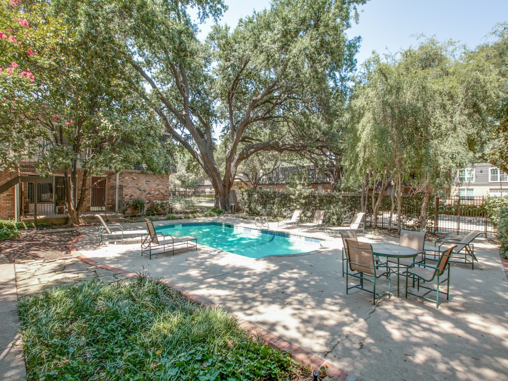 5212 Fleetwood Oaks Avenue Dallas TX 75235