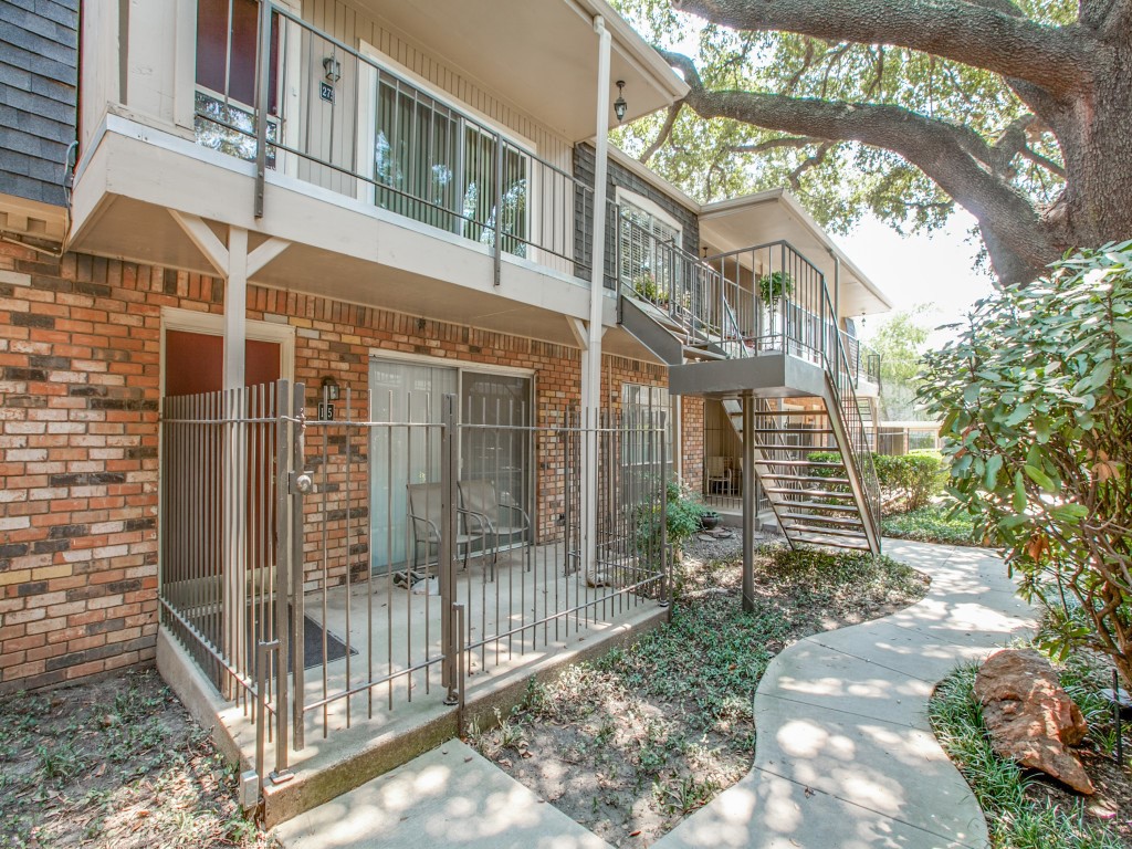 5212 Fleetwood Oaks Avenue Dallas TX 75235