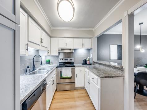 5212 Fleetwood Oaks Avenue Dallas TX 75235