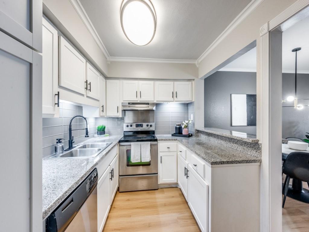 5212 Fleetwood Oaks Avenue Dallas TX 75235