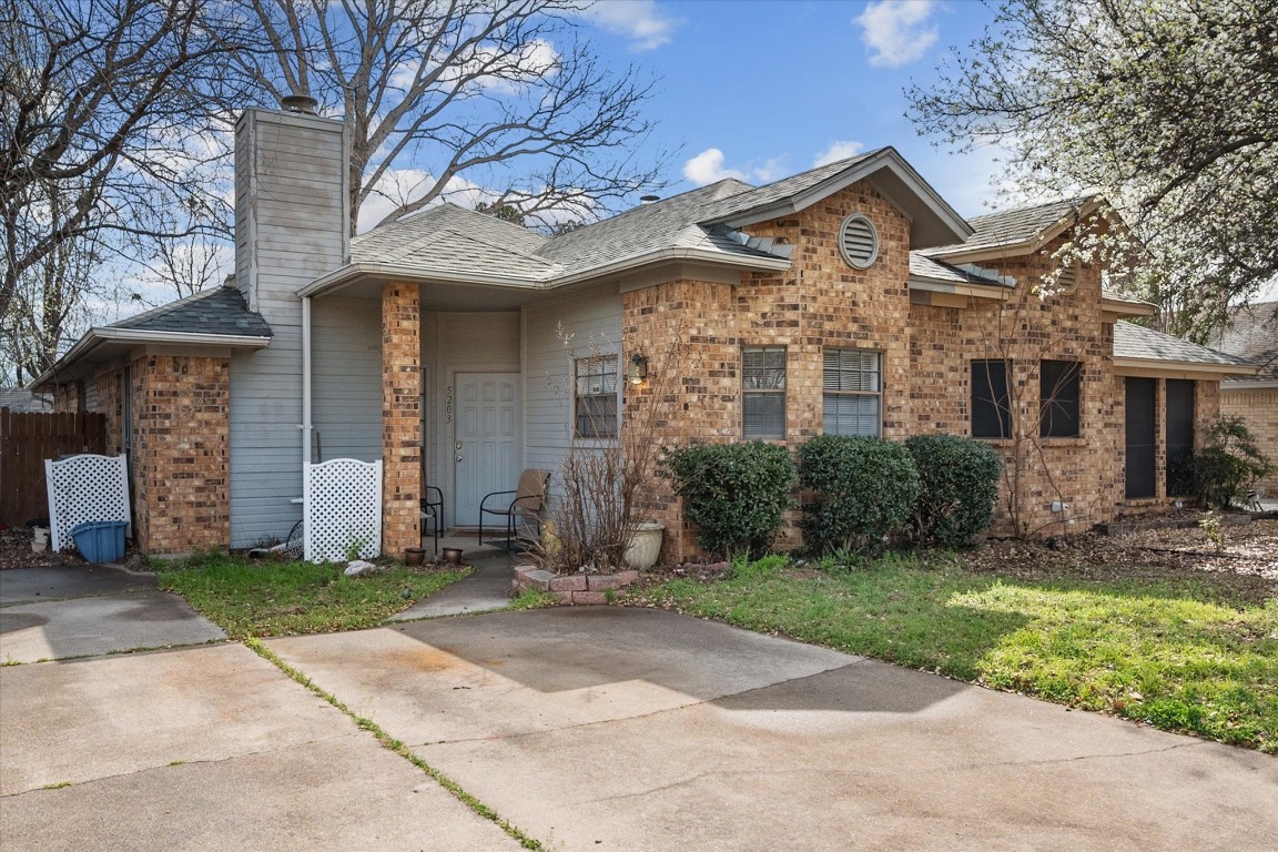 5203 Wild West Drive Arlington TX 76017