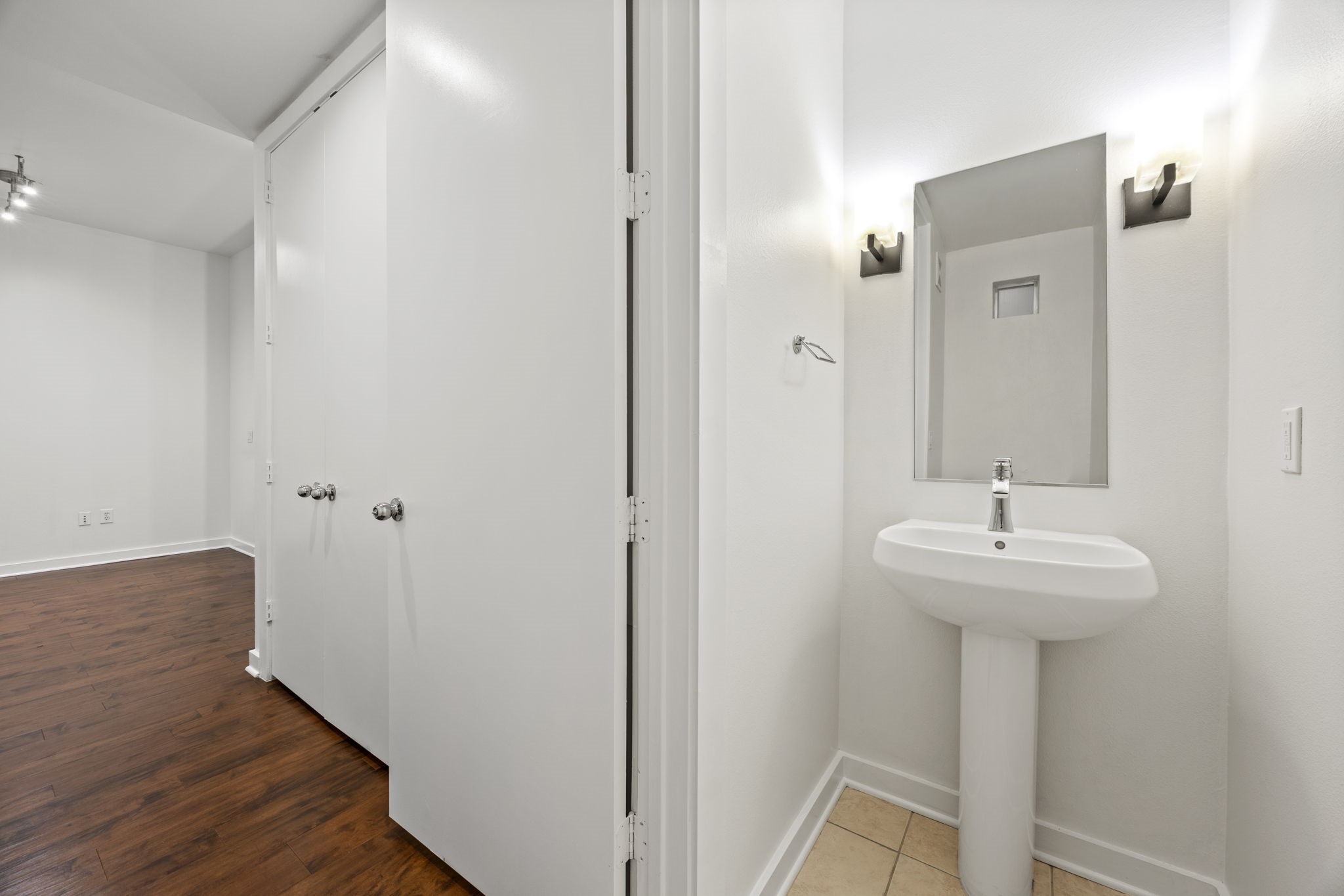 2950 Mckinney Avenue Dallas TX 75204