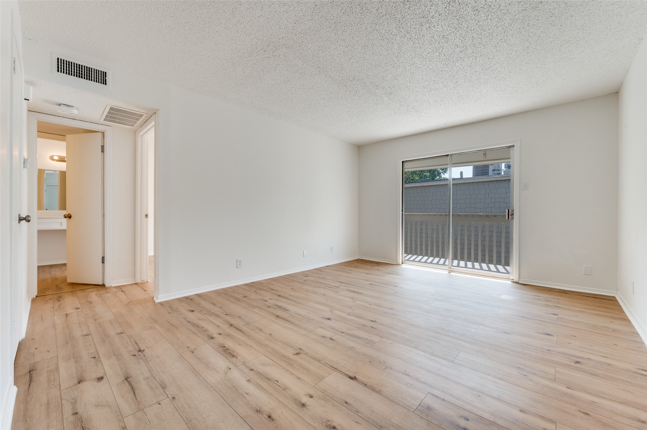 4859 Cedar Springs Road Dallas TX 75219