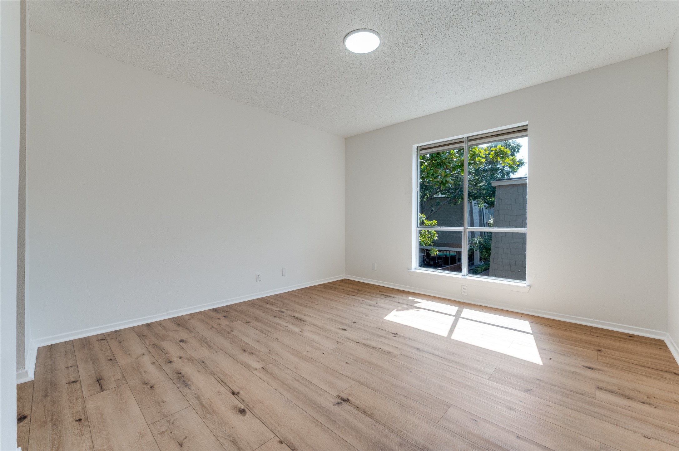 4859 Cedar Springs Road Dallas TX 75219