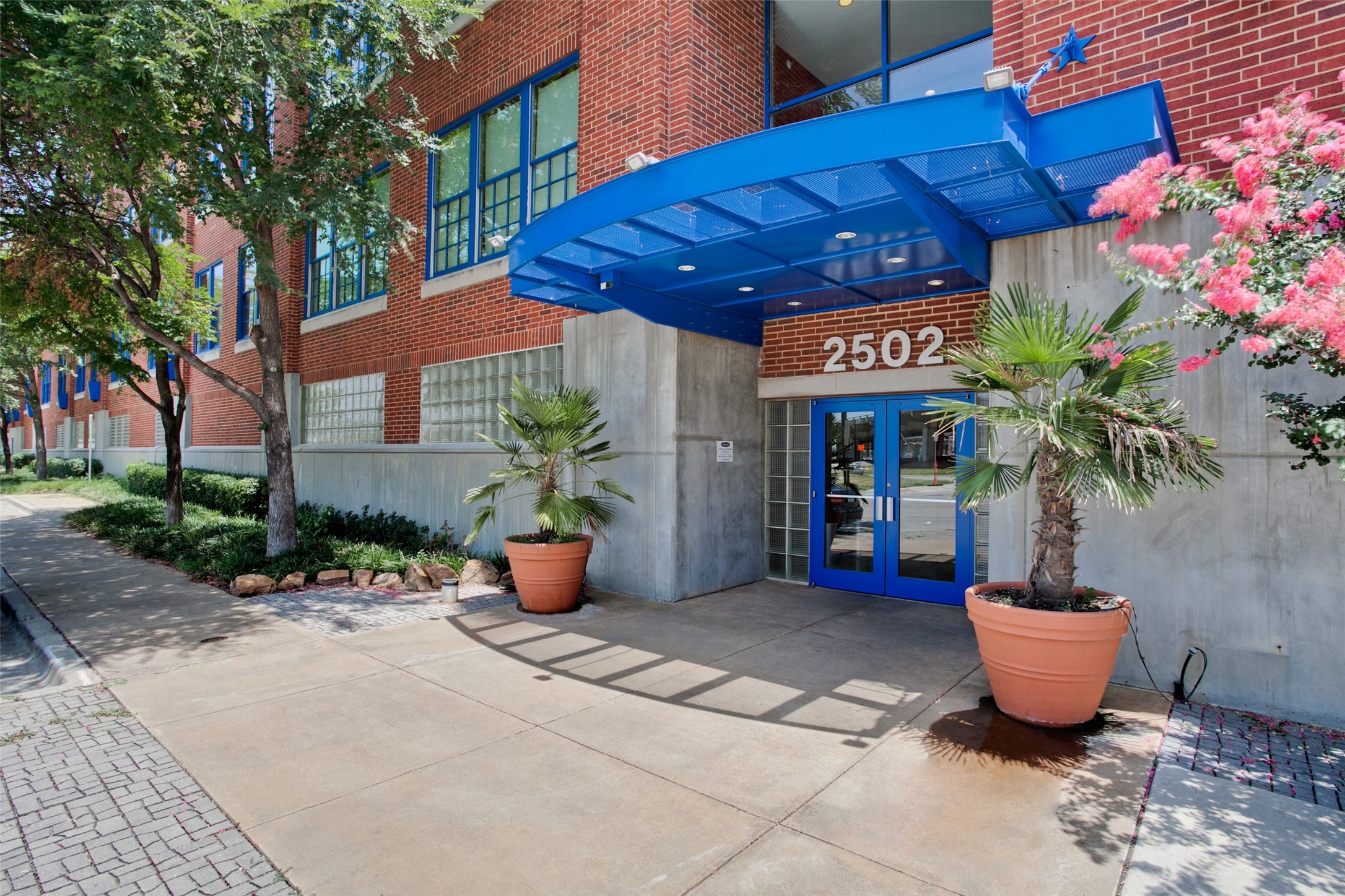 2502 Live Oak Street Dallas TX 75204
