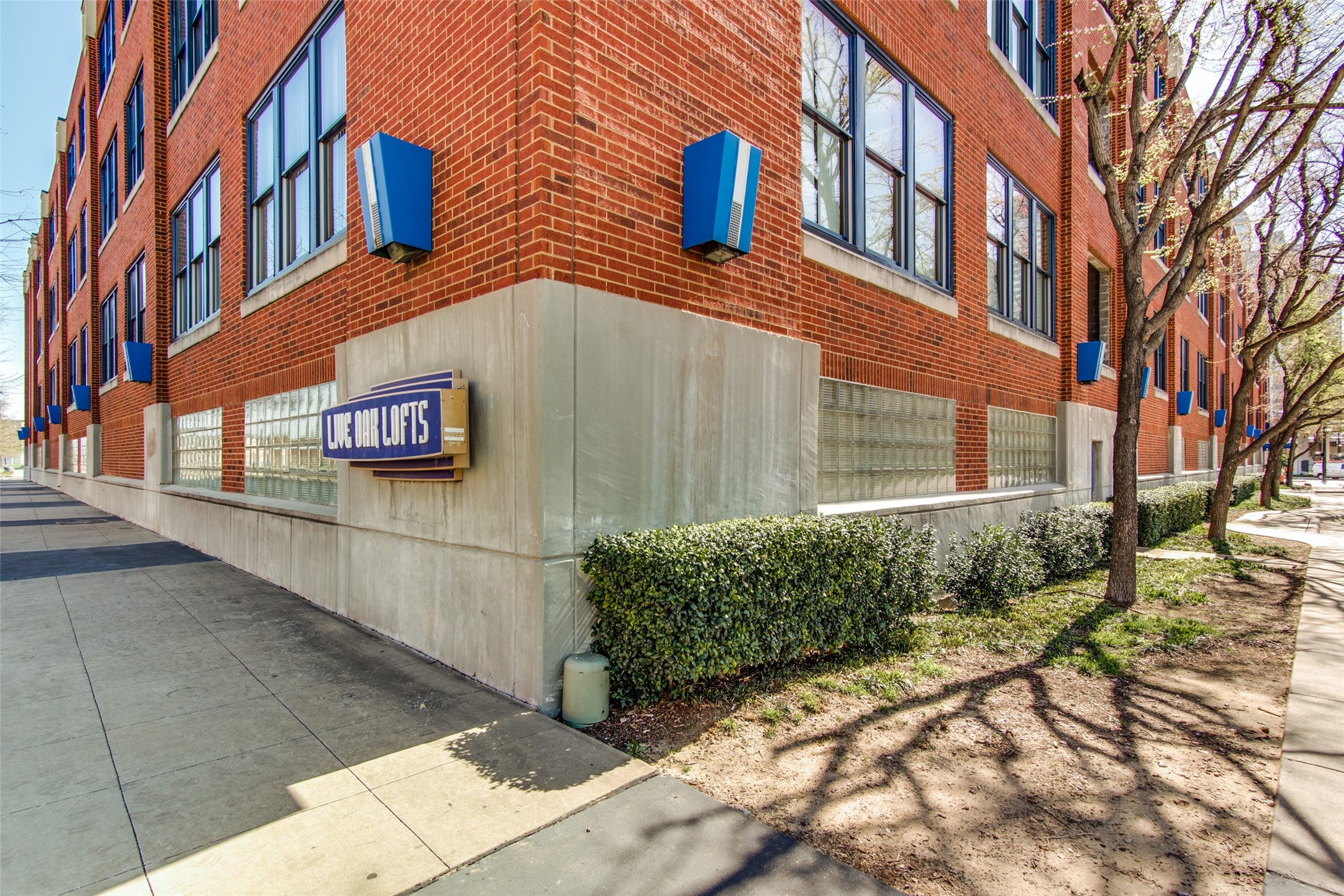 2502 Live Oak Street Dallas TX 75204