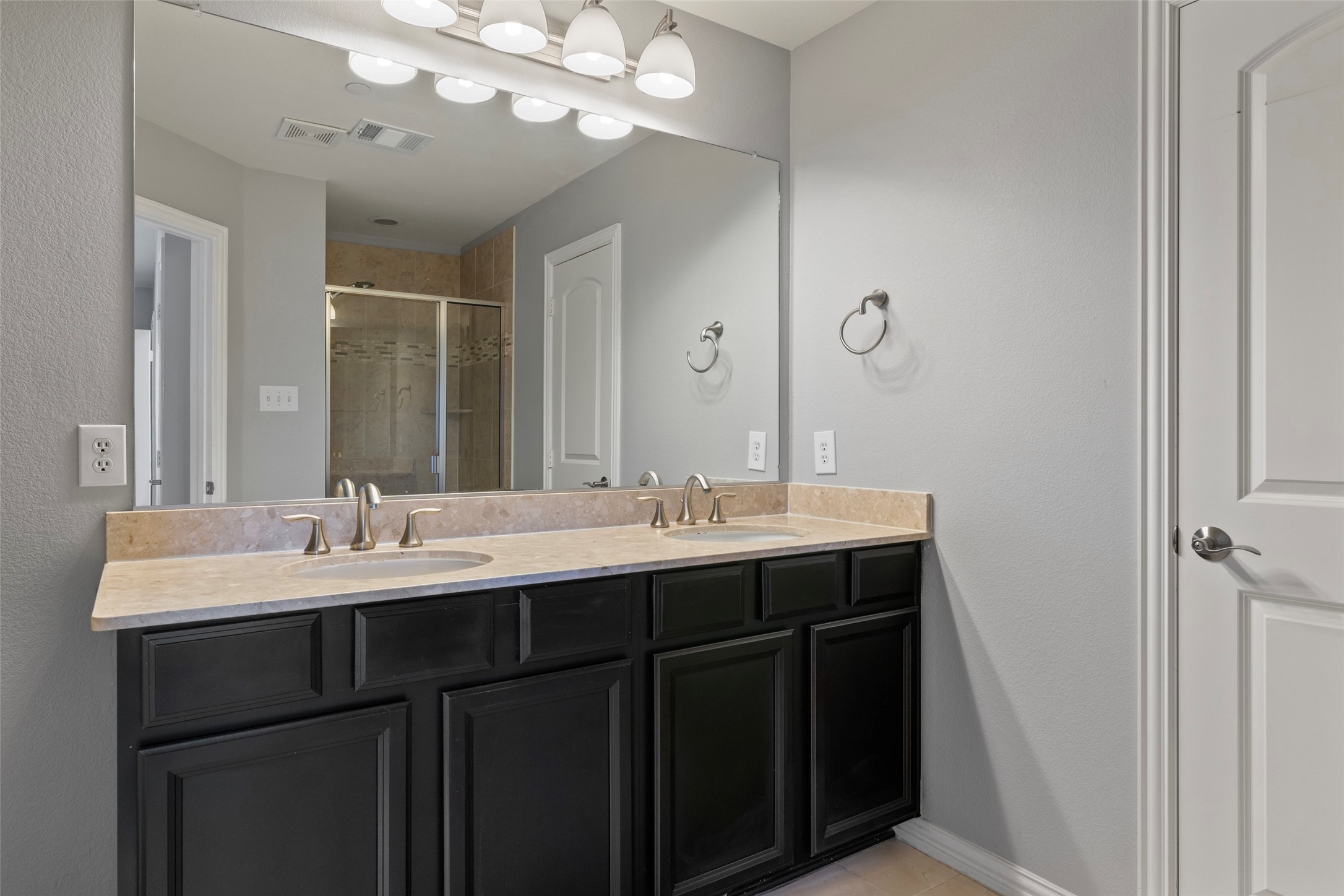 406 Hamilton Street Lewisville TX 75067