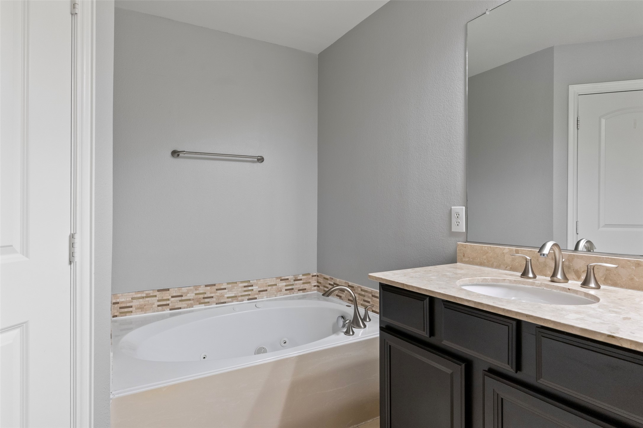 406 Hamilton Street Lewisville TX 75067
