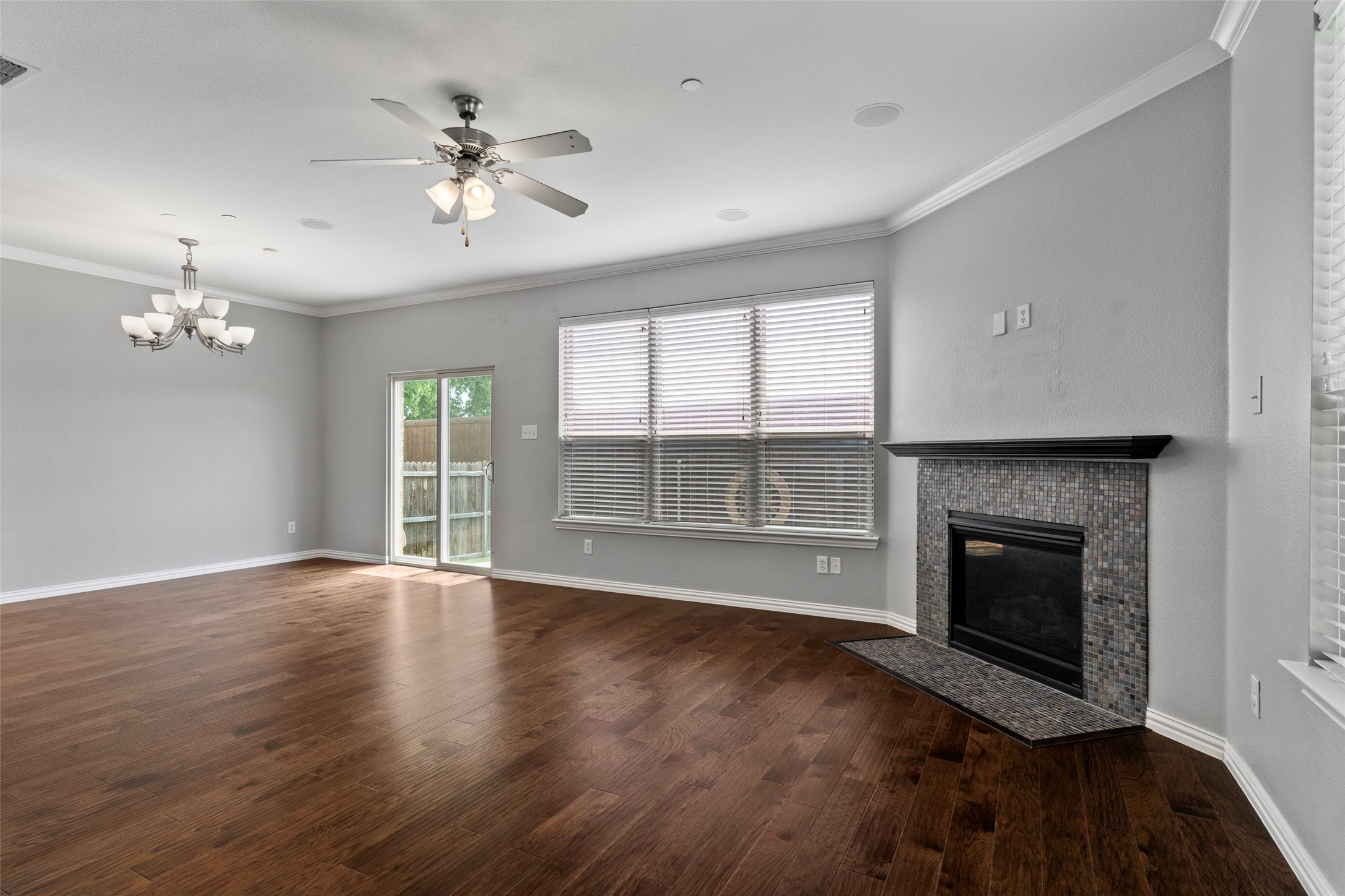 406 Hamilton Street Lewisville TX 75067