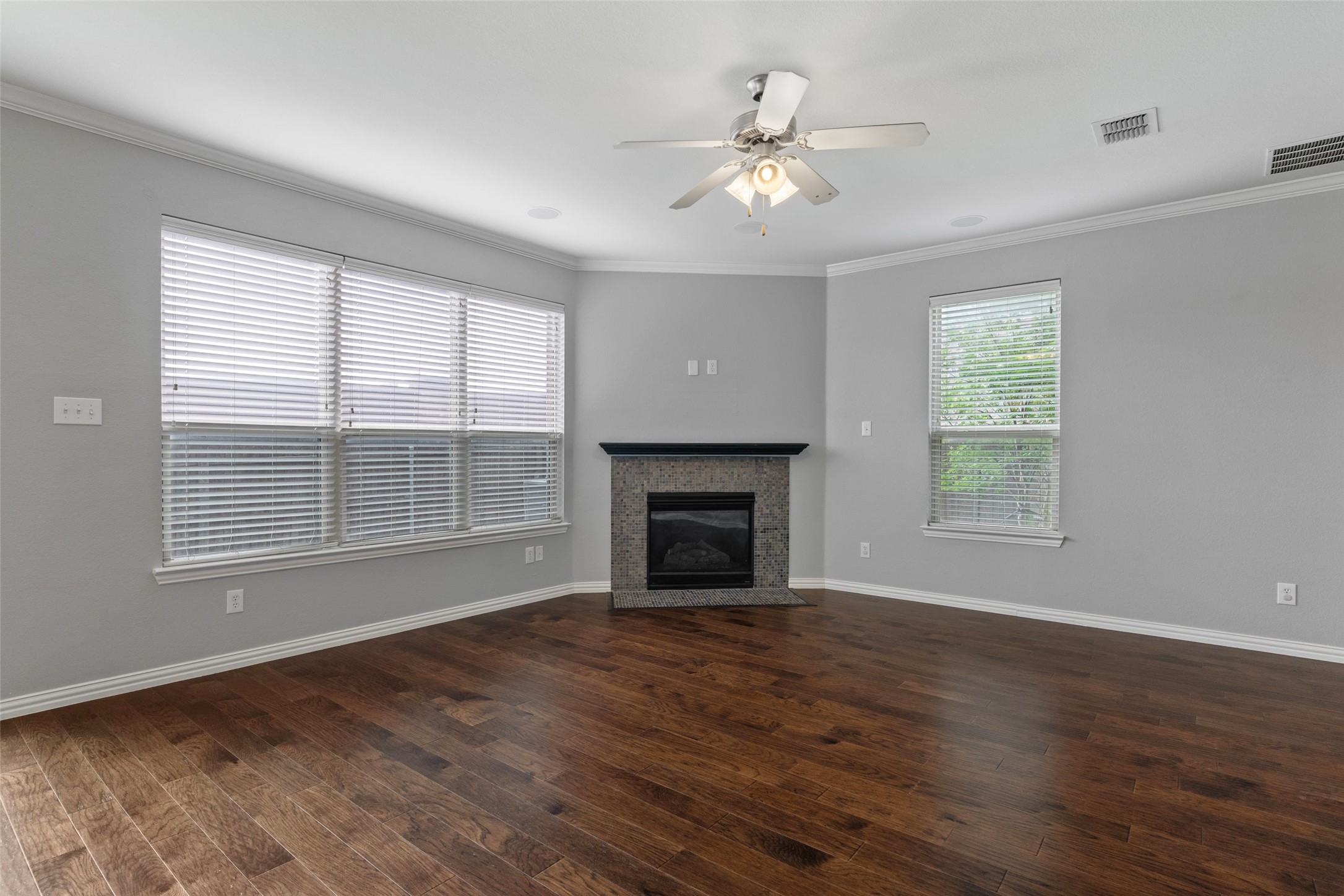 406 Hamilton Street Lewisville TX 75067