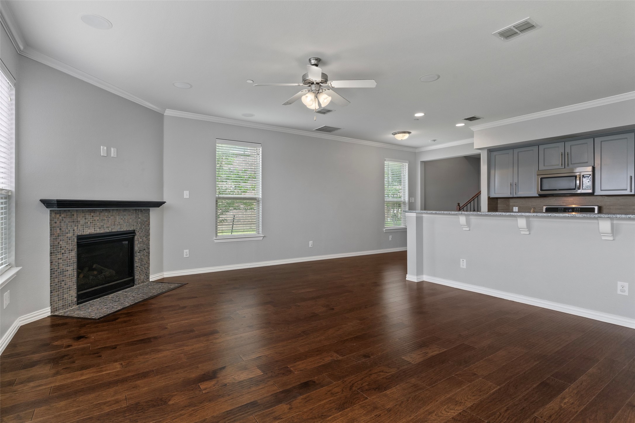 406 Hamilton Street Lewisville TX 75067