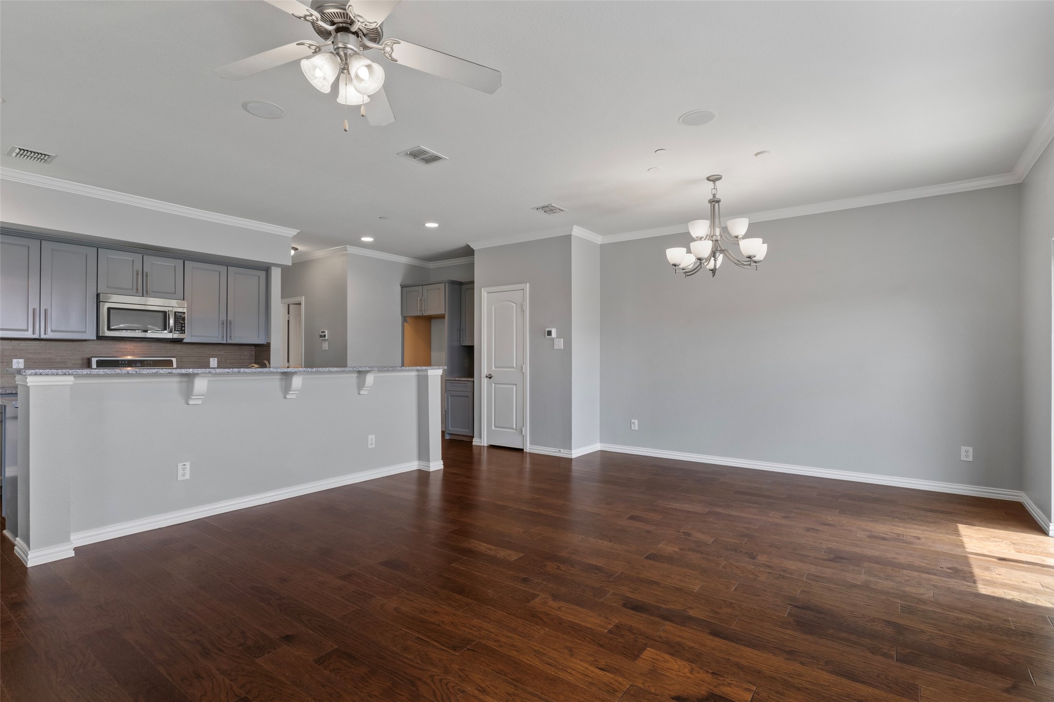 406 Hamilton Street Lewisville TX 75067