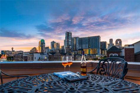 2202 Marilla Street Dallas TX 75201