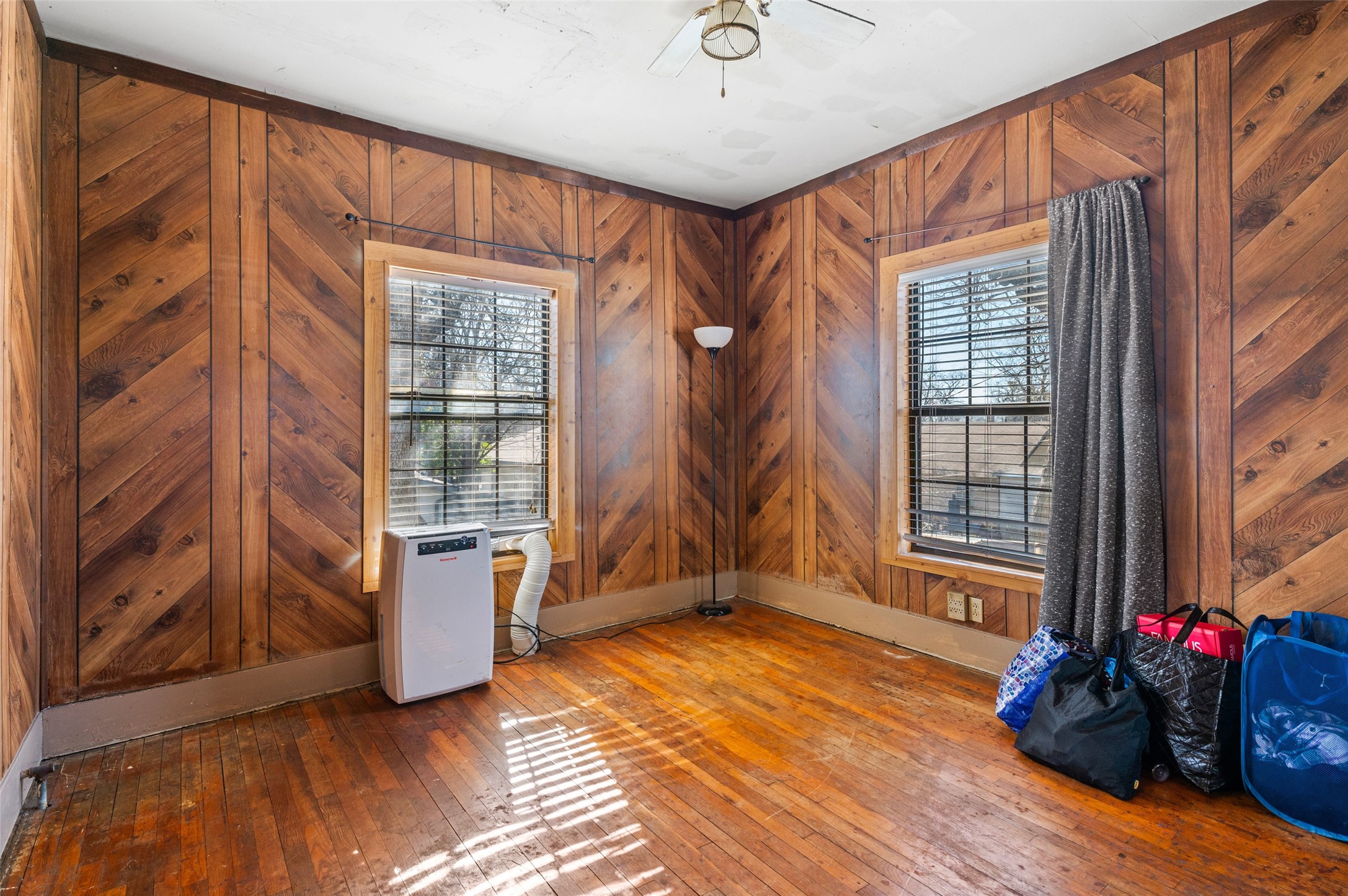 1309 W Bond Street Denison TX 75020
