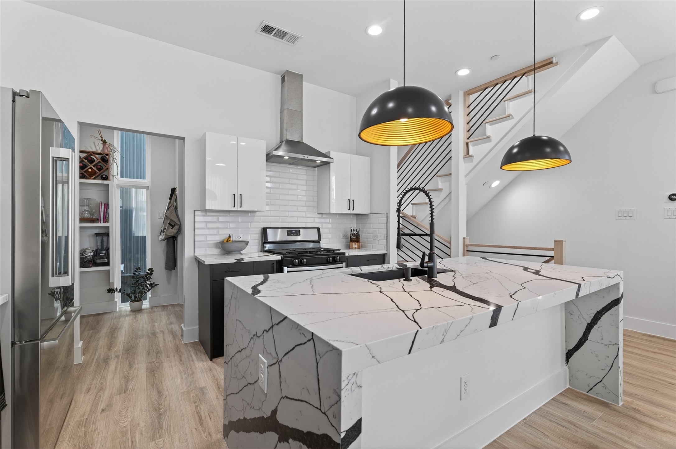 2102 N Prairie Avenue Dallas TX 75204