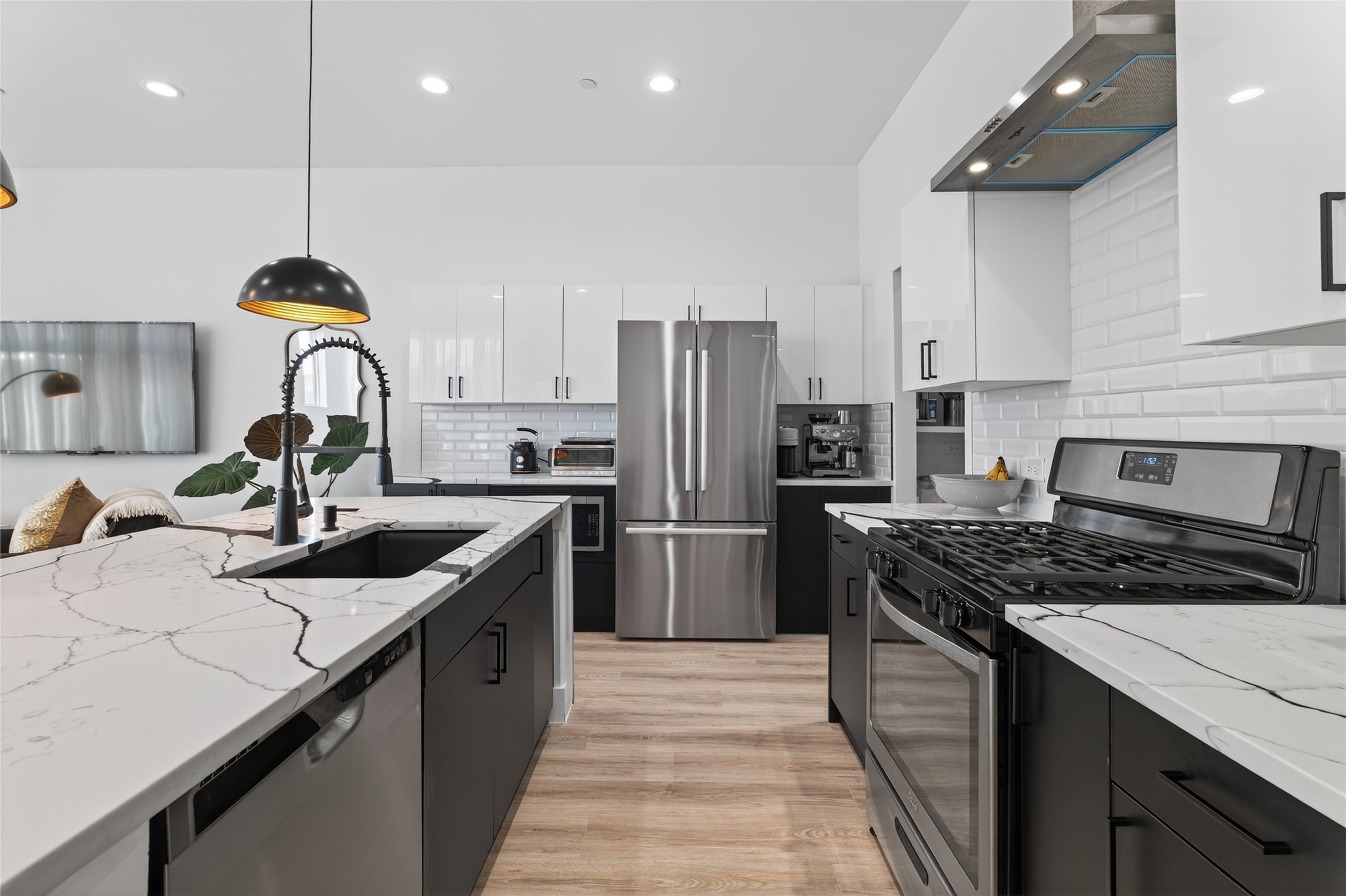 2102 N Prairie Avenue Dallas TX 75204