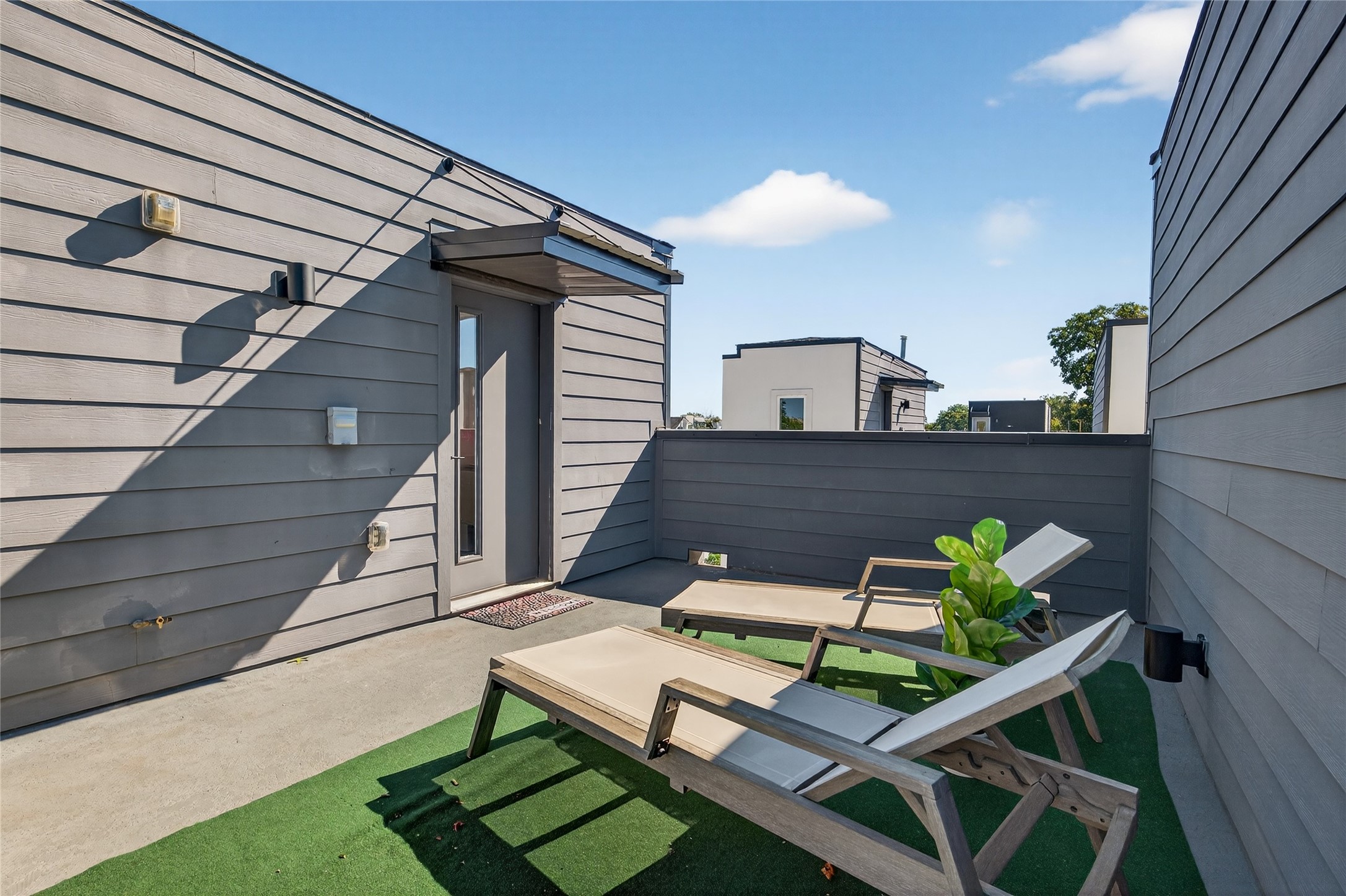 2102 N Prairie Avenue Dallas TX 75204