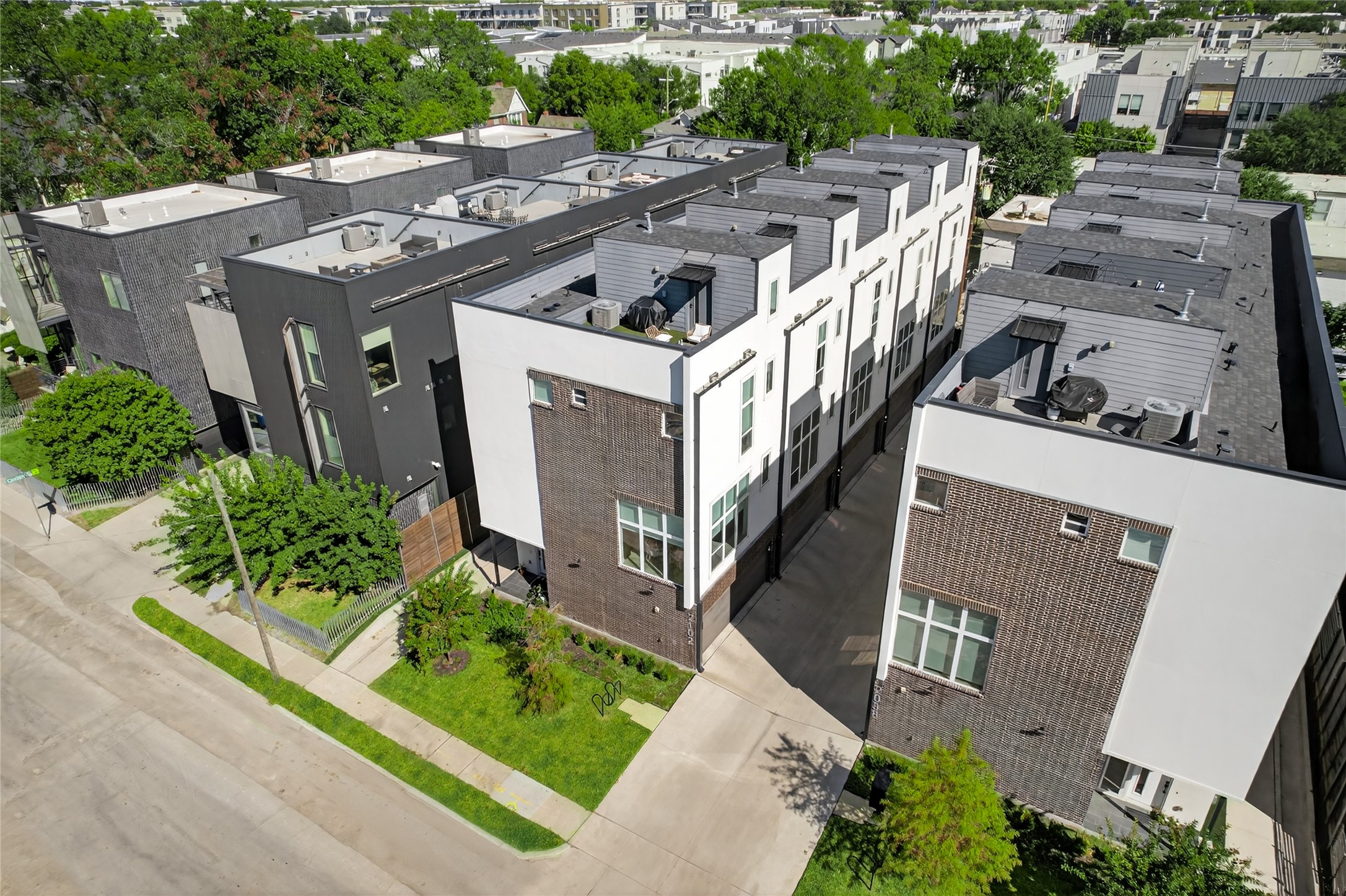 2102 N Prairie Avenue Dallas TX 75204