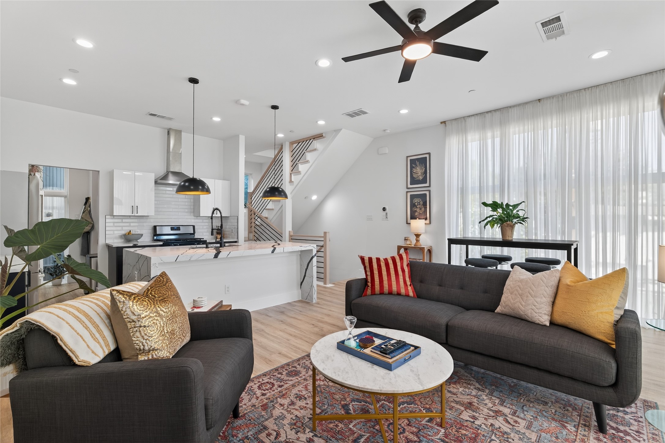 2102 N Prairie Avenue Dallas TX 75204