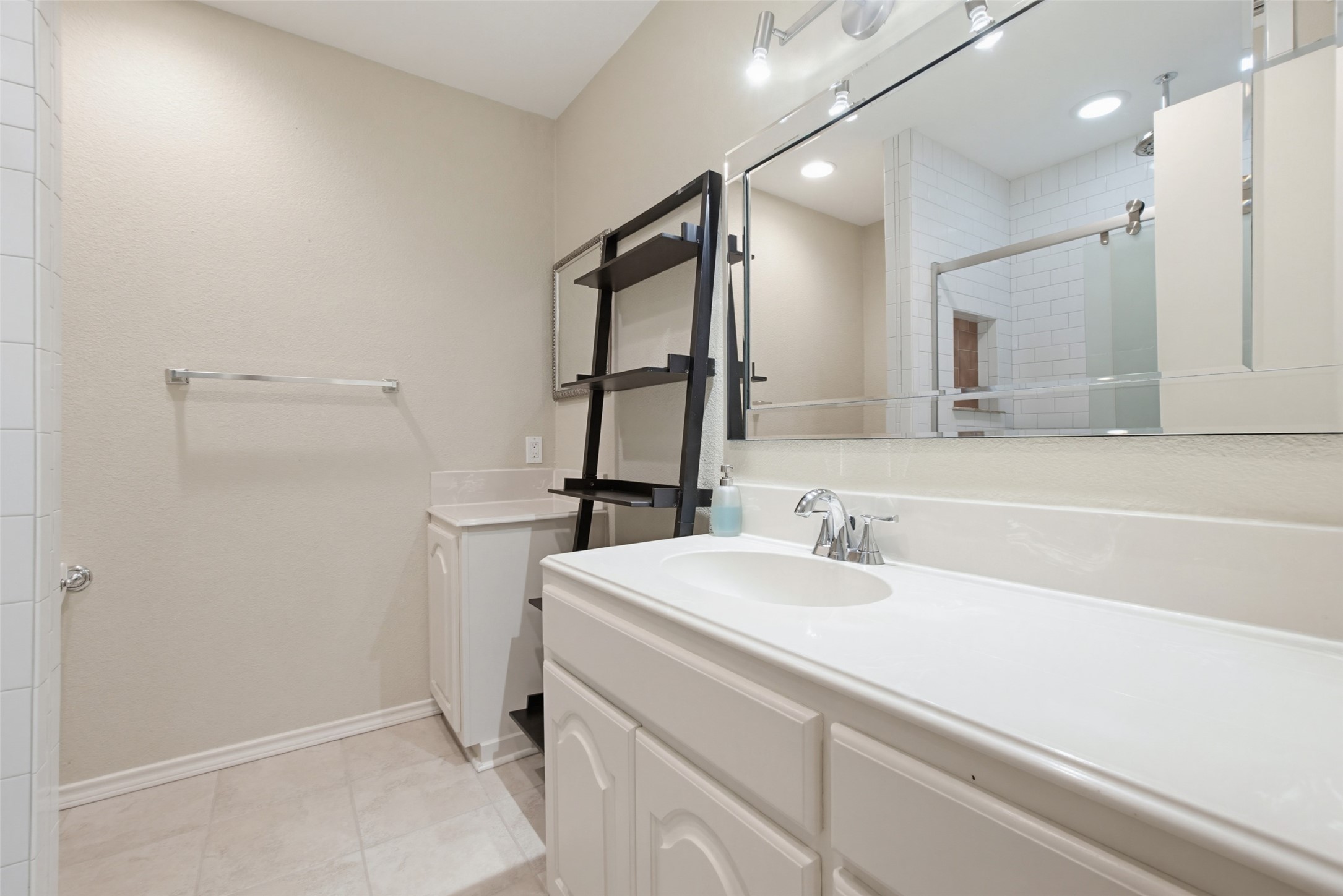 10556 High Hollows Drive Dallas TX 75230