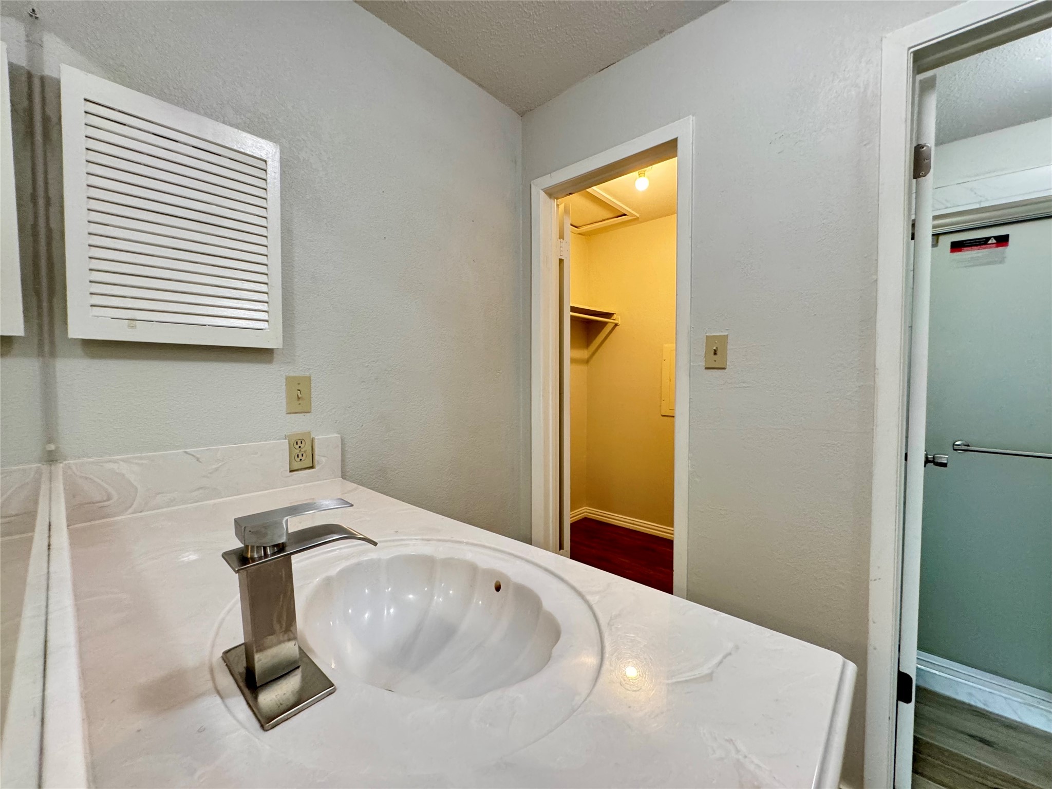 5981 Arapaho Road Dallas TX 75248