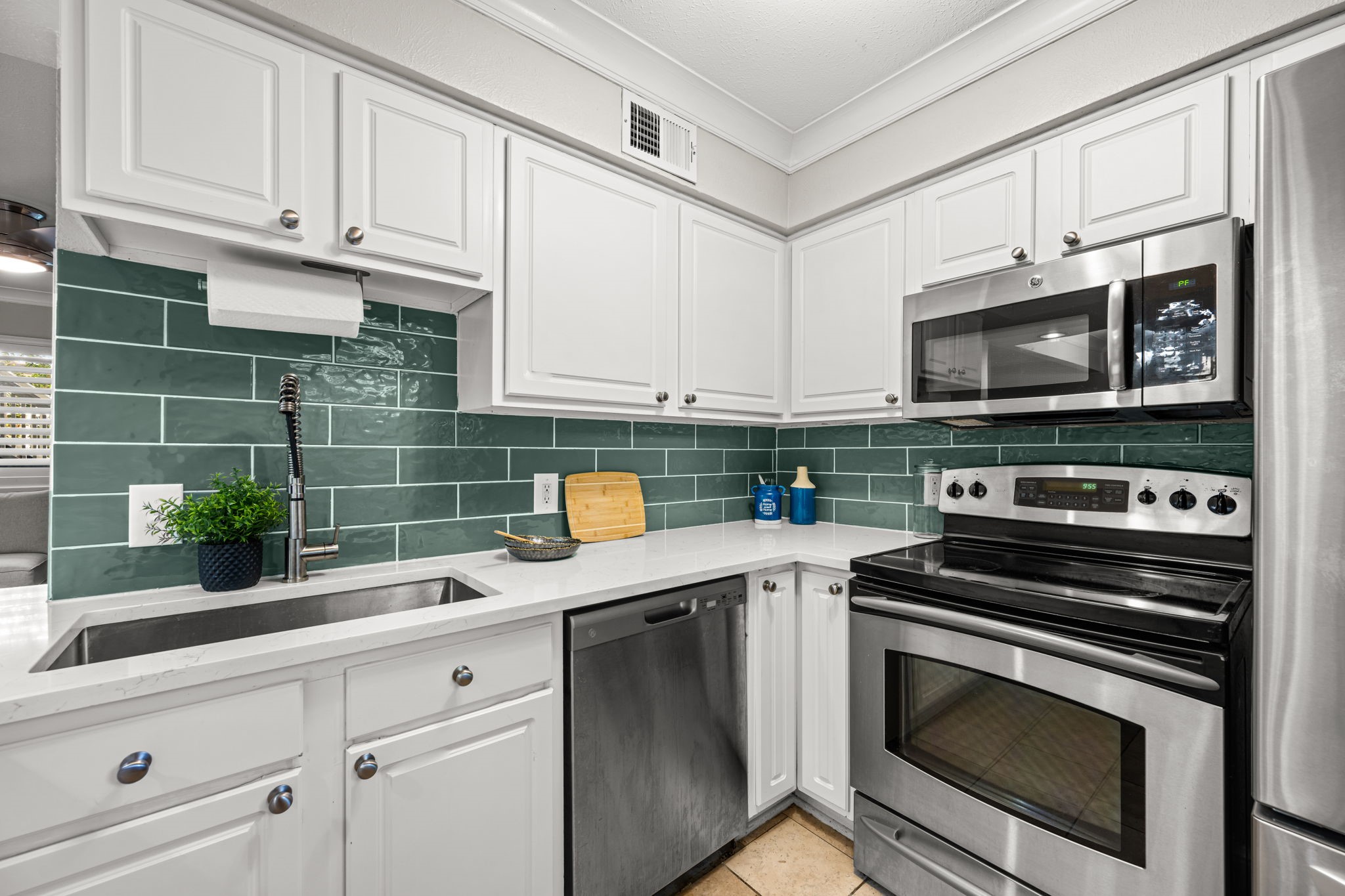 5934 Sandhurst Lane Dallas TX 75206