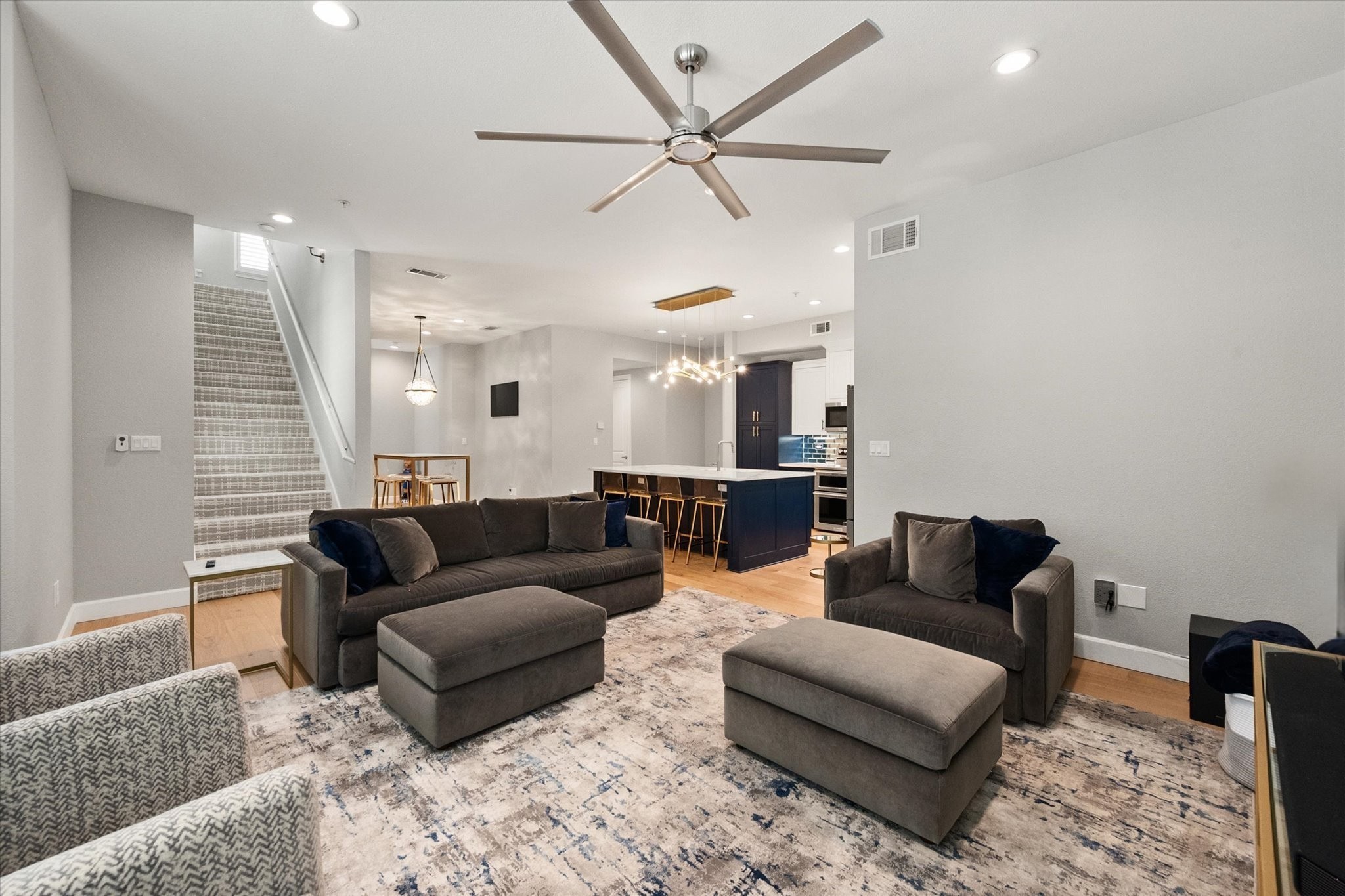 1207 Beaconsfield Lane Arlington TX 76011