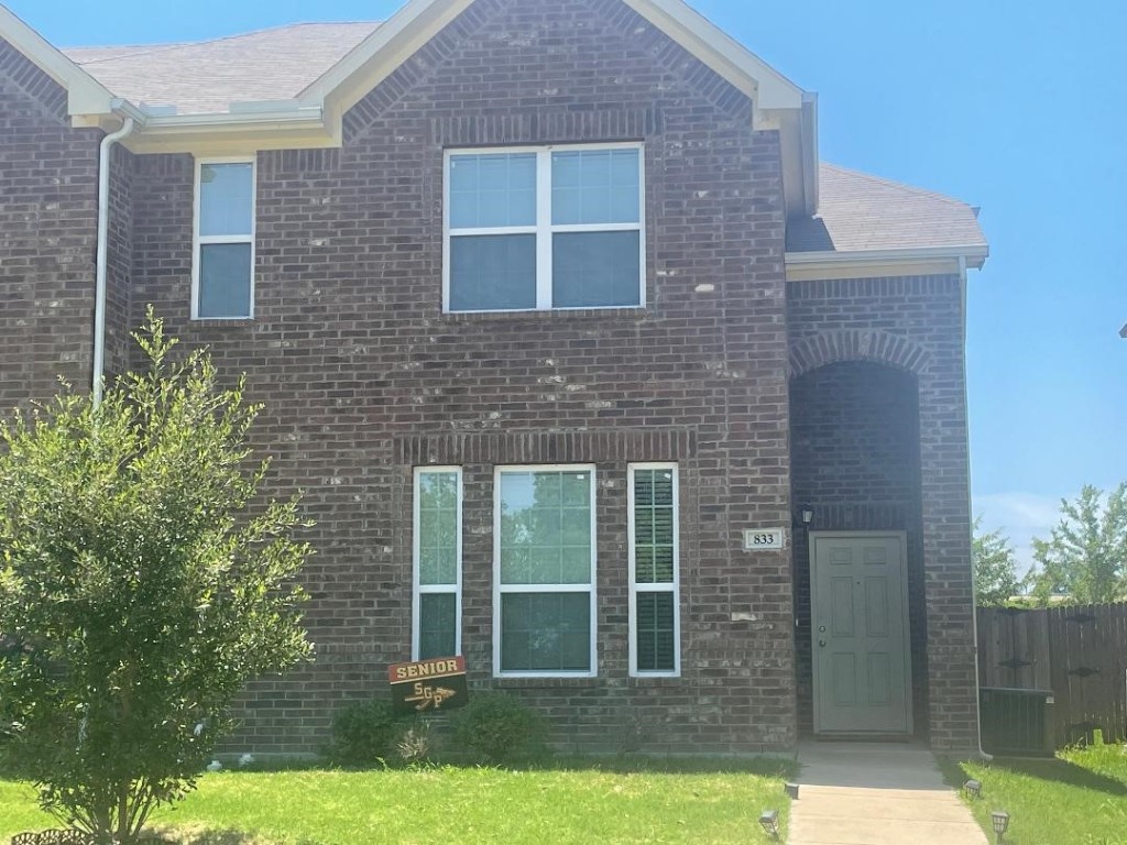 833 Jamie Drive Grand Prairie TX 75052
