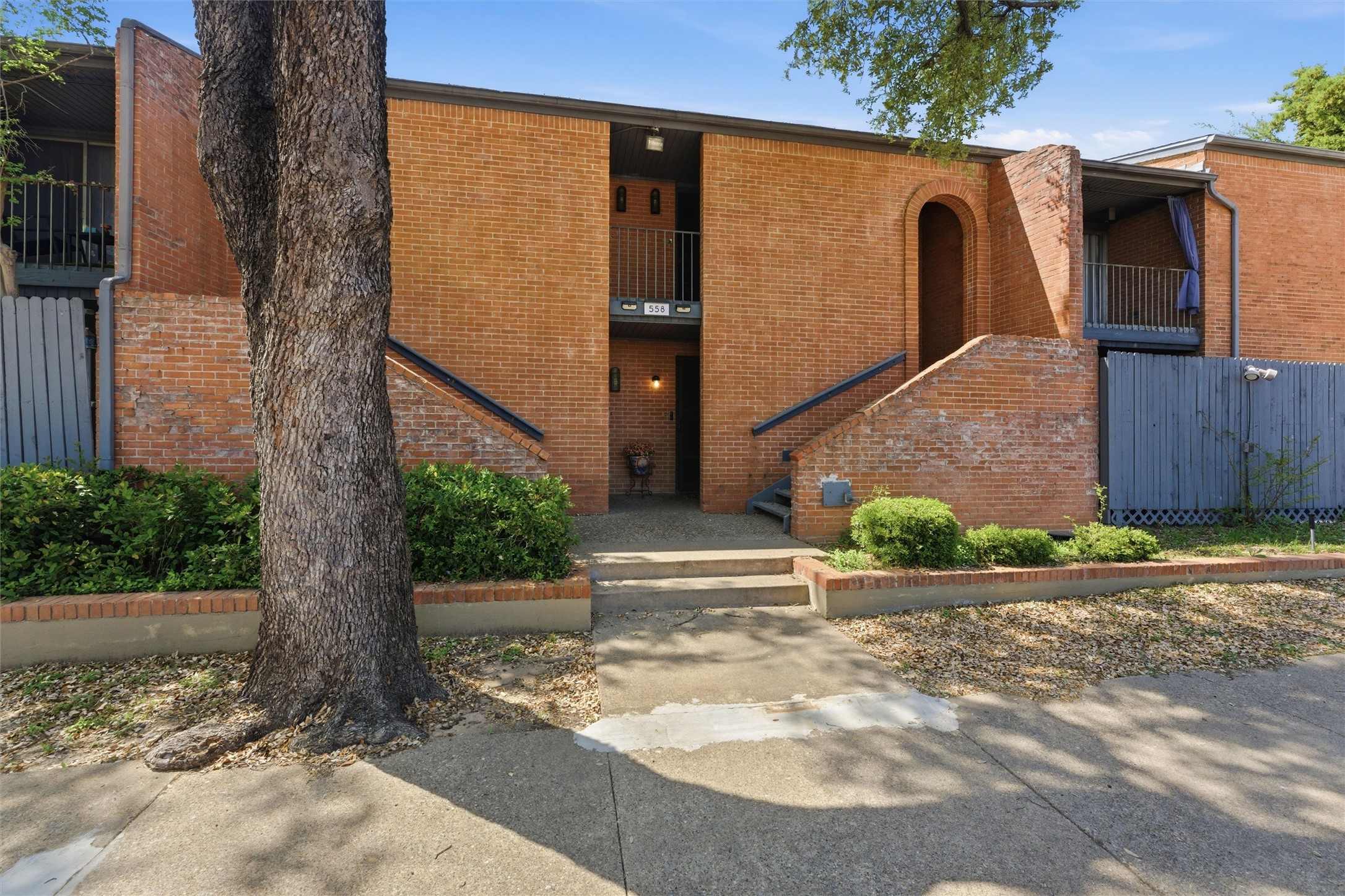 558 E Avenue J Grand Prairie TX 75050