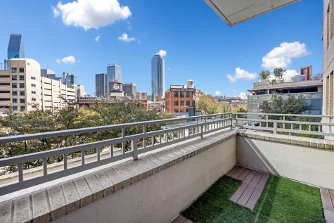 2323 N Houston Street Dallas TX 75219