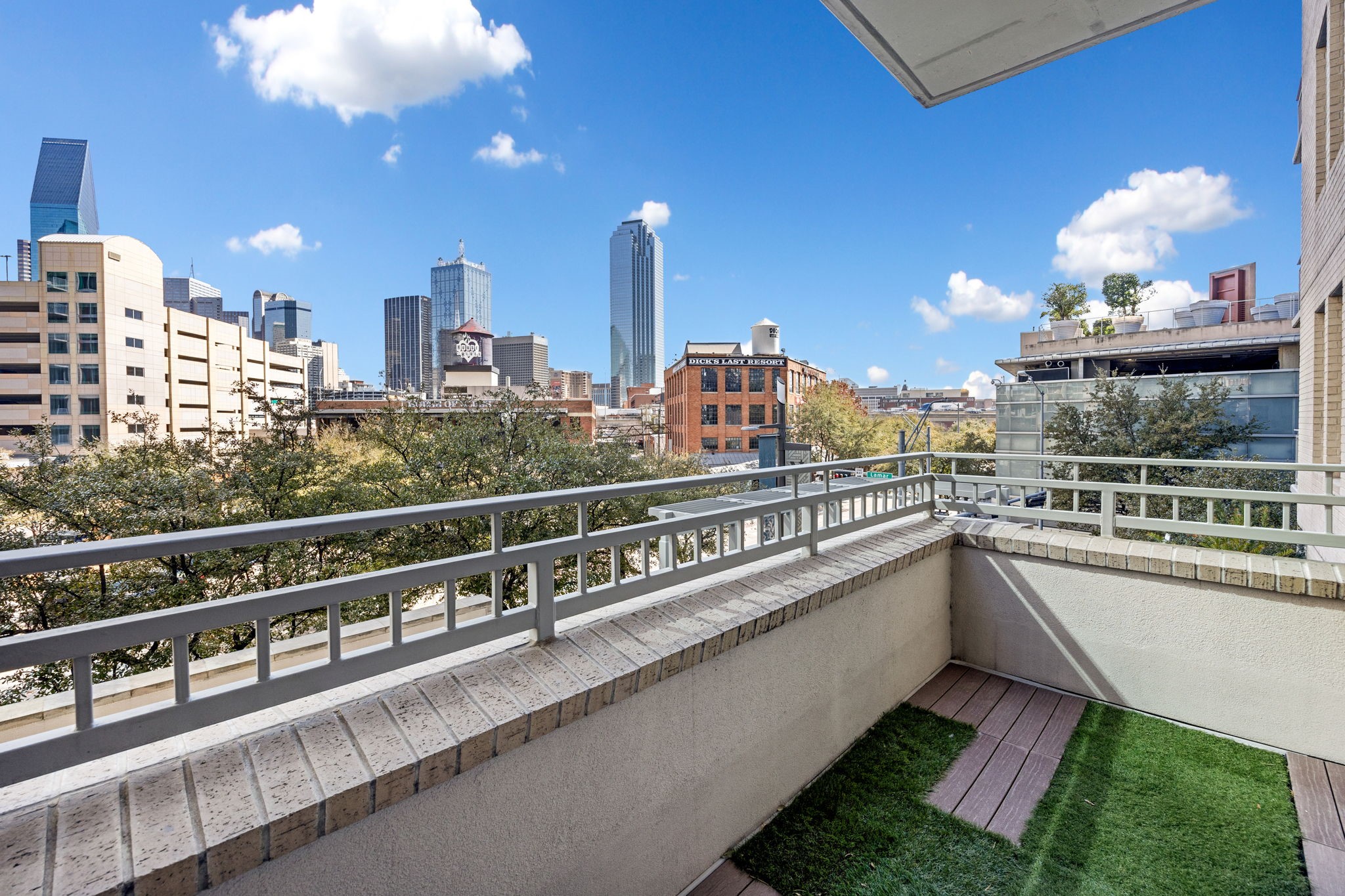 2323 N Houston Street Dallas TX 75219