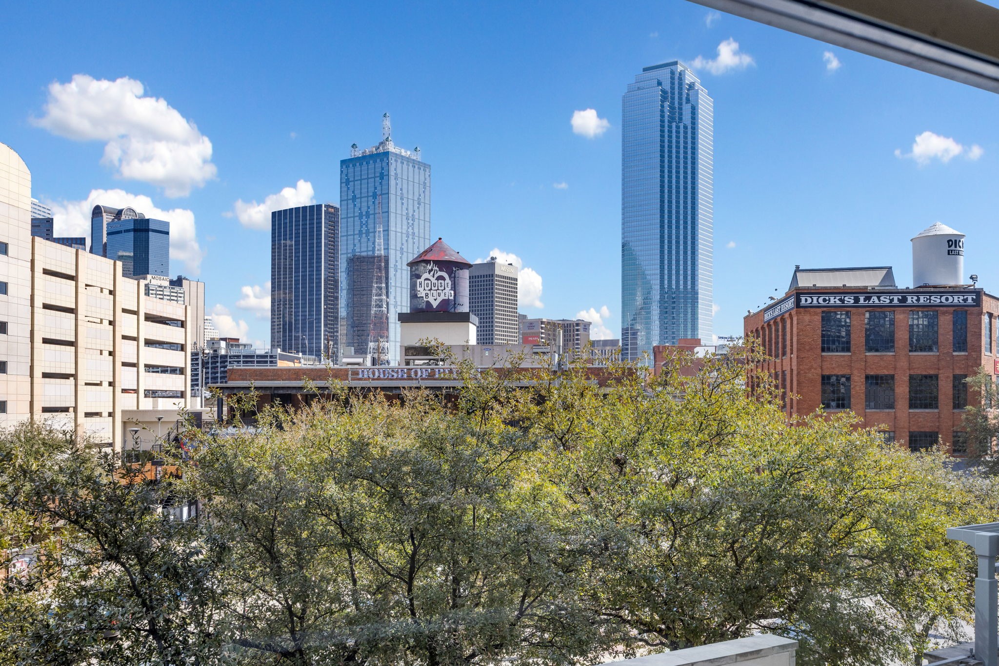 2323 N Houston Street Dallas TX 75219