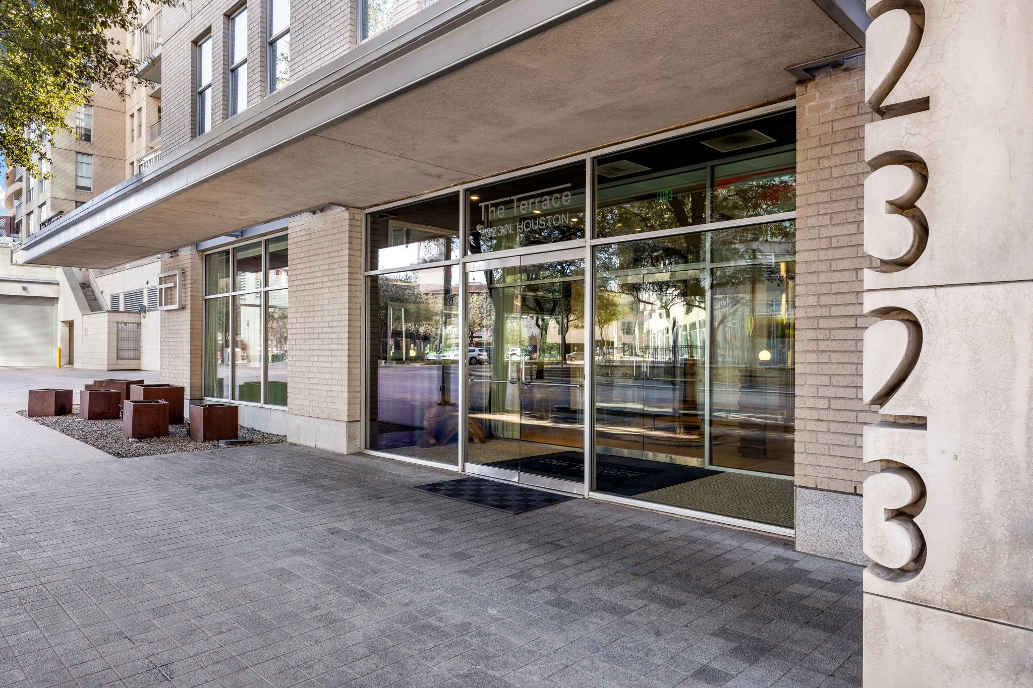 2323 N Houston Street Dallas TX 75219