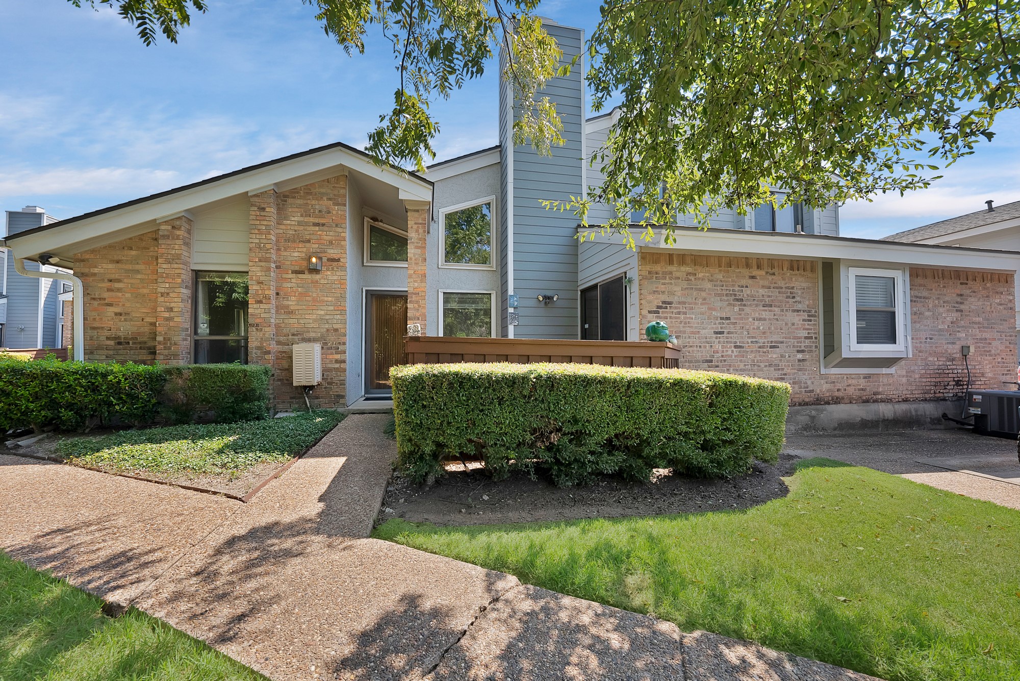 17490 Meandering Way Dallas TX 75252