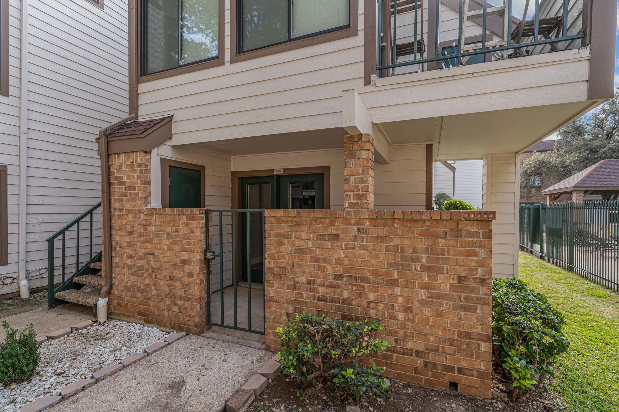 2310 Bamboo Drive Arlington TX 76006