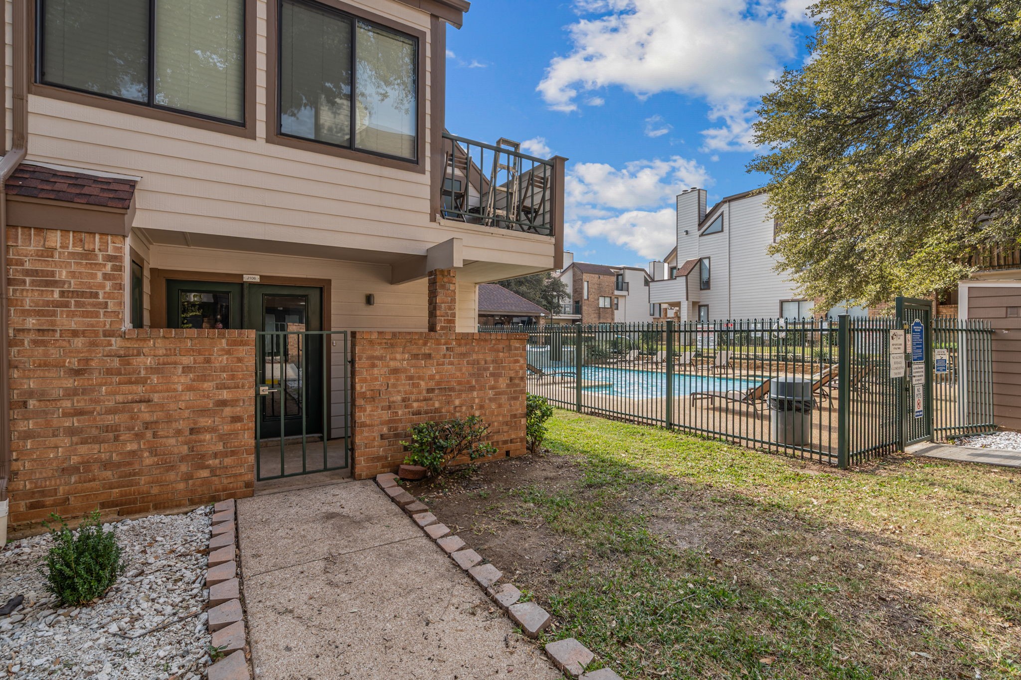 2310 Bamboo Drive Arlington TX 76006