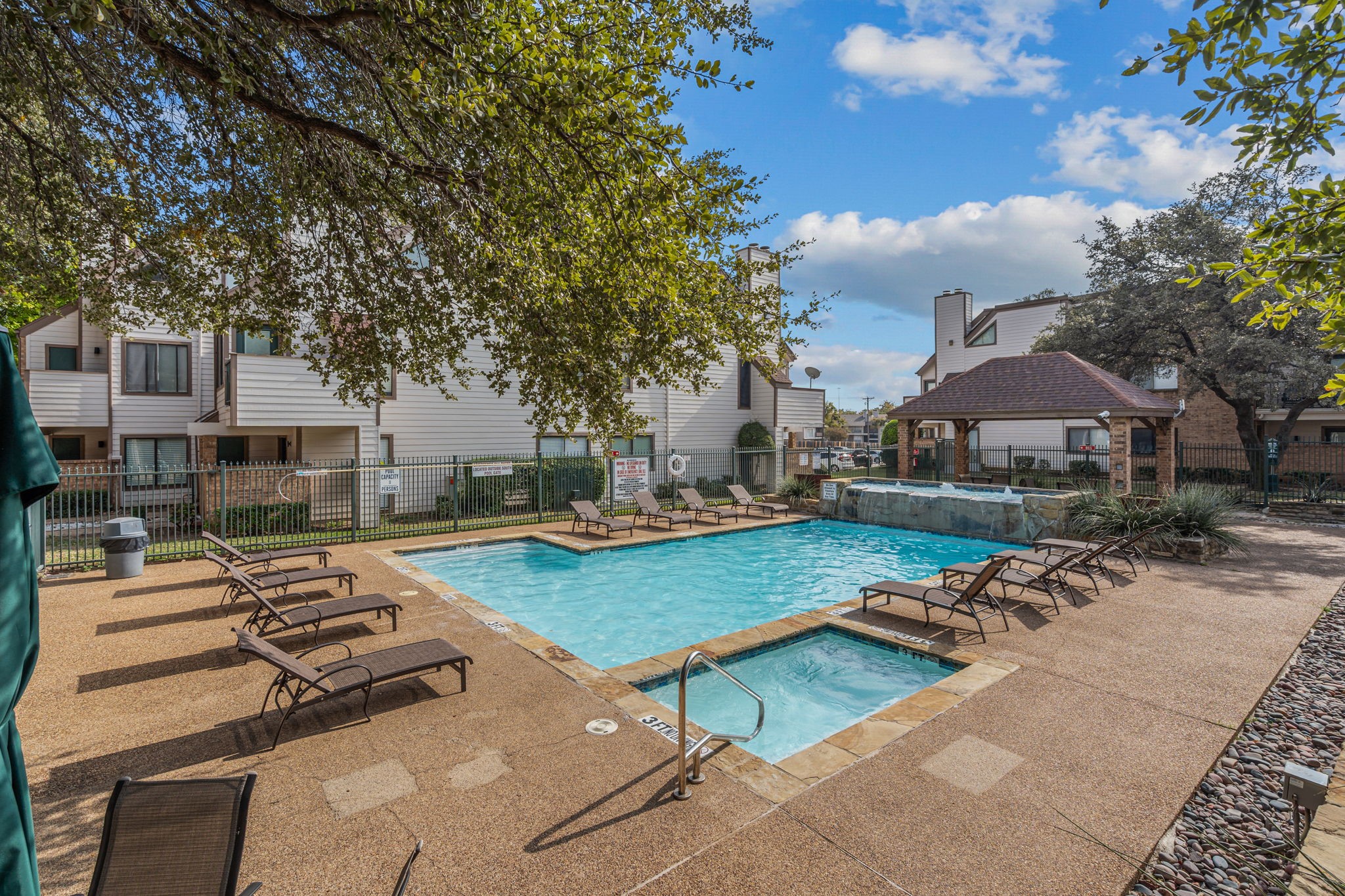 2310 Bamboo Drive Arlington TX 76006