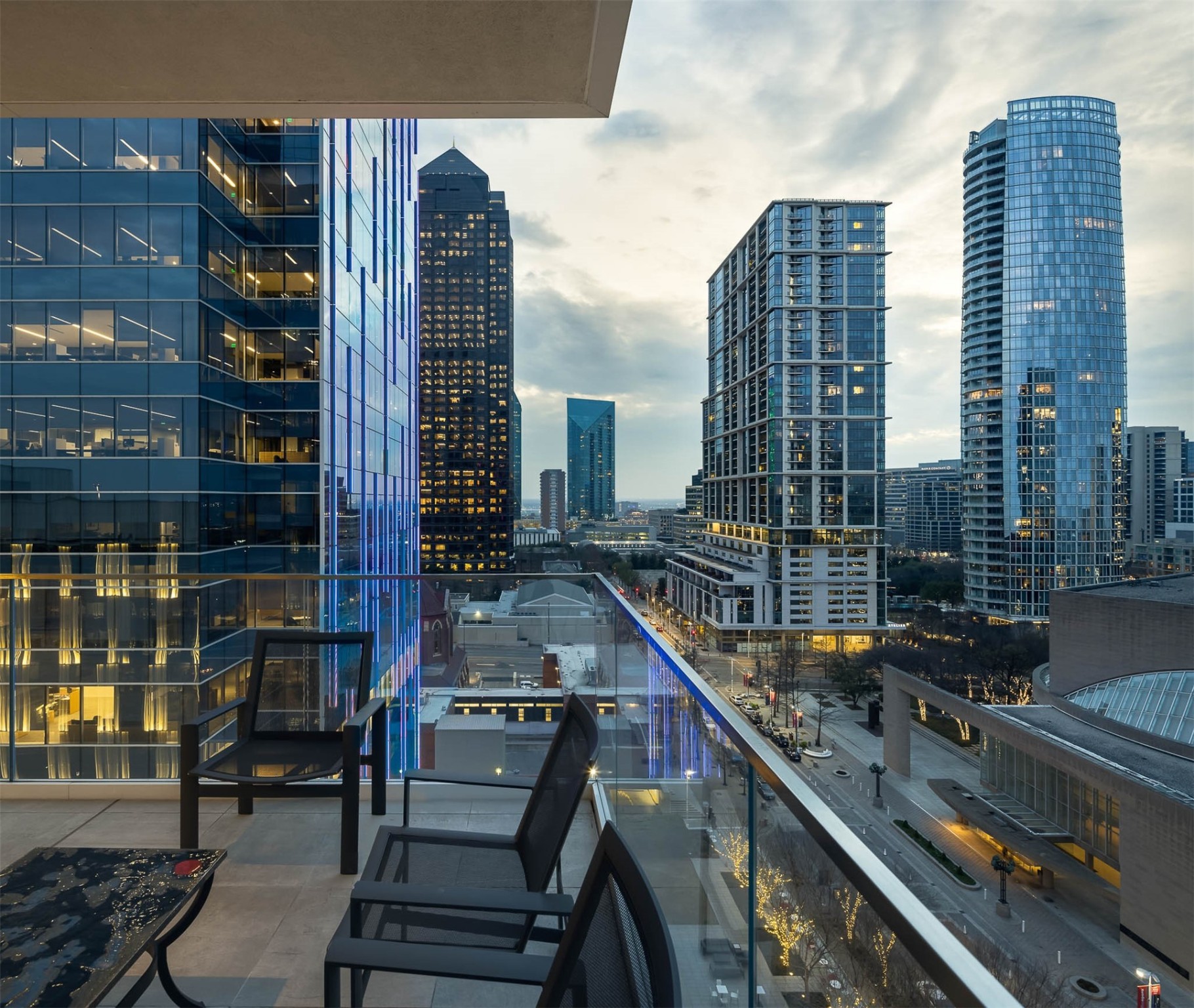 1747 Leonard Street Dallas TX 75201