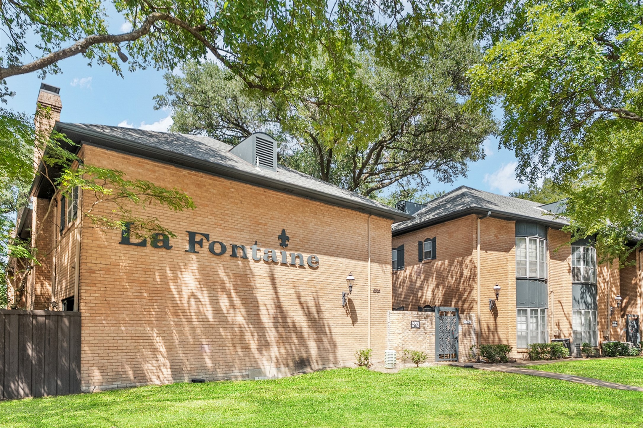 6009 E University Boulevard Dallas TX 75206
